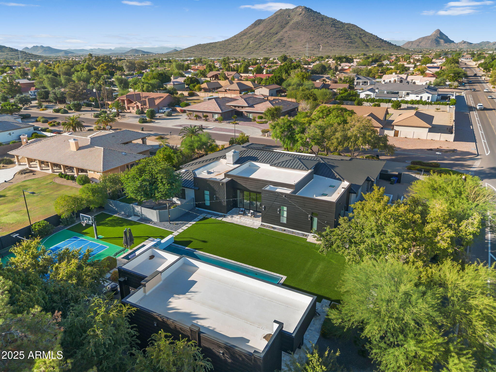 5509 W SOFT WIND Drive, Glendale