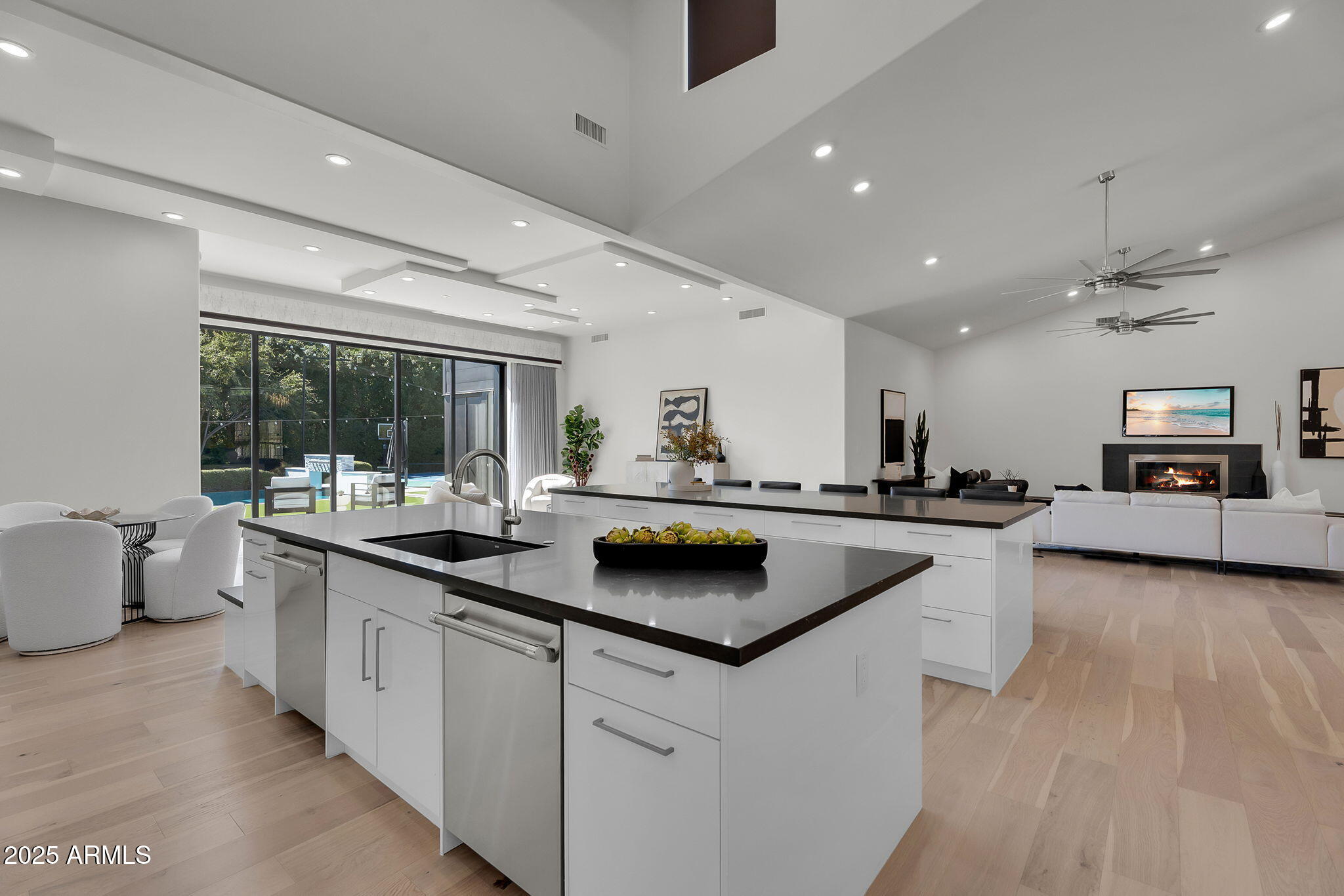 5509 W SOFT WIND Drive, Glendale