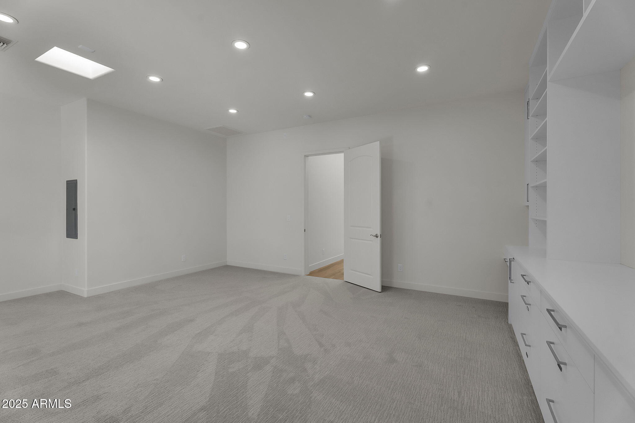 5509 W SOFT WIND Drive, Glendale