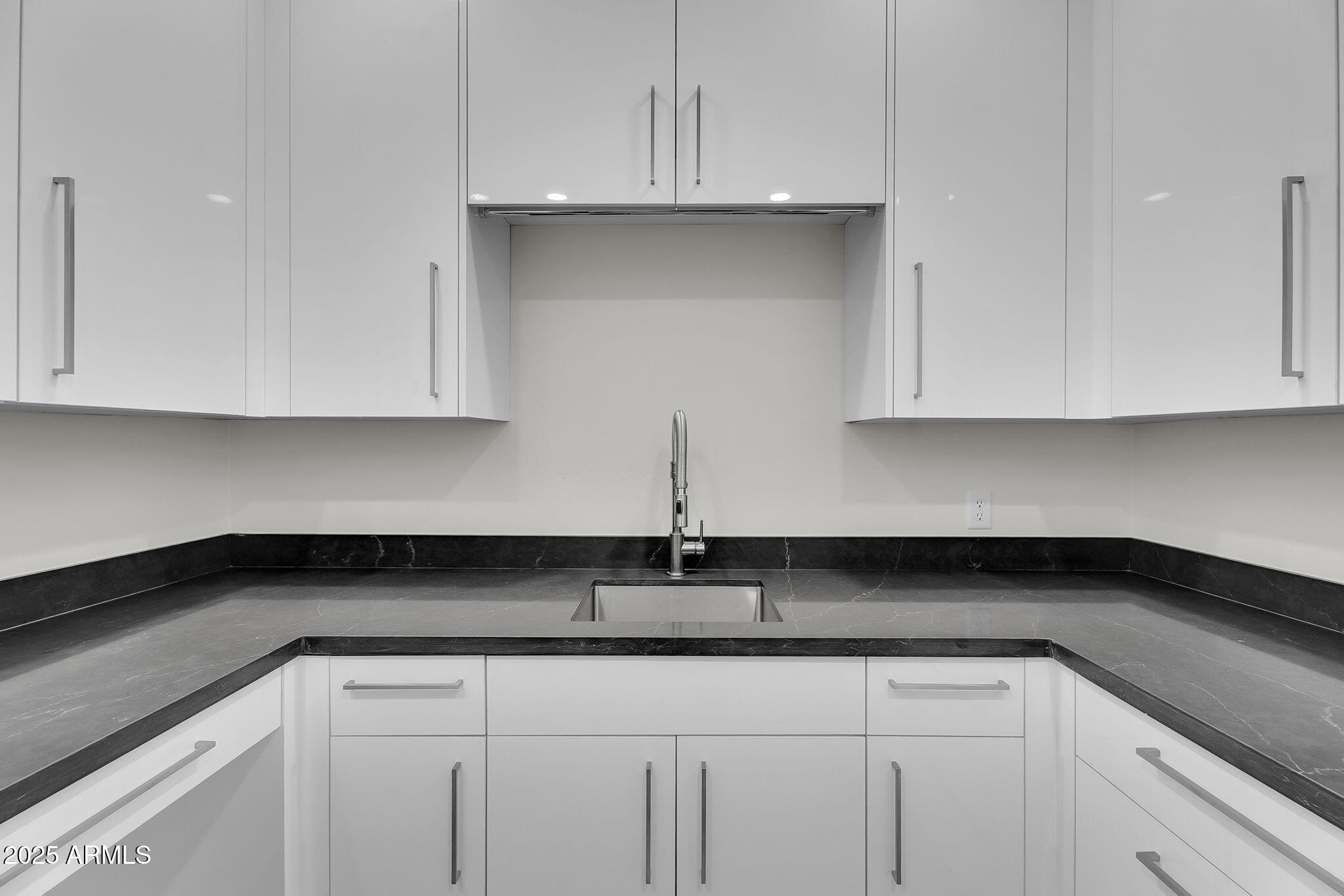 5509 W SOFT WIND Drive, Glendale