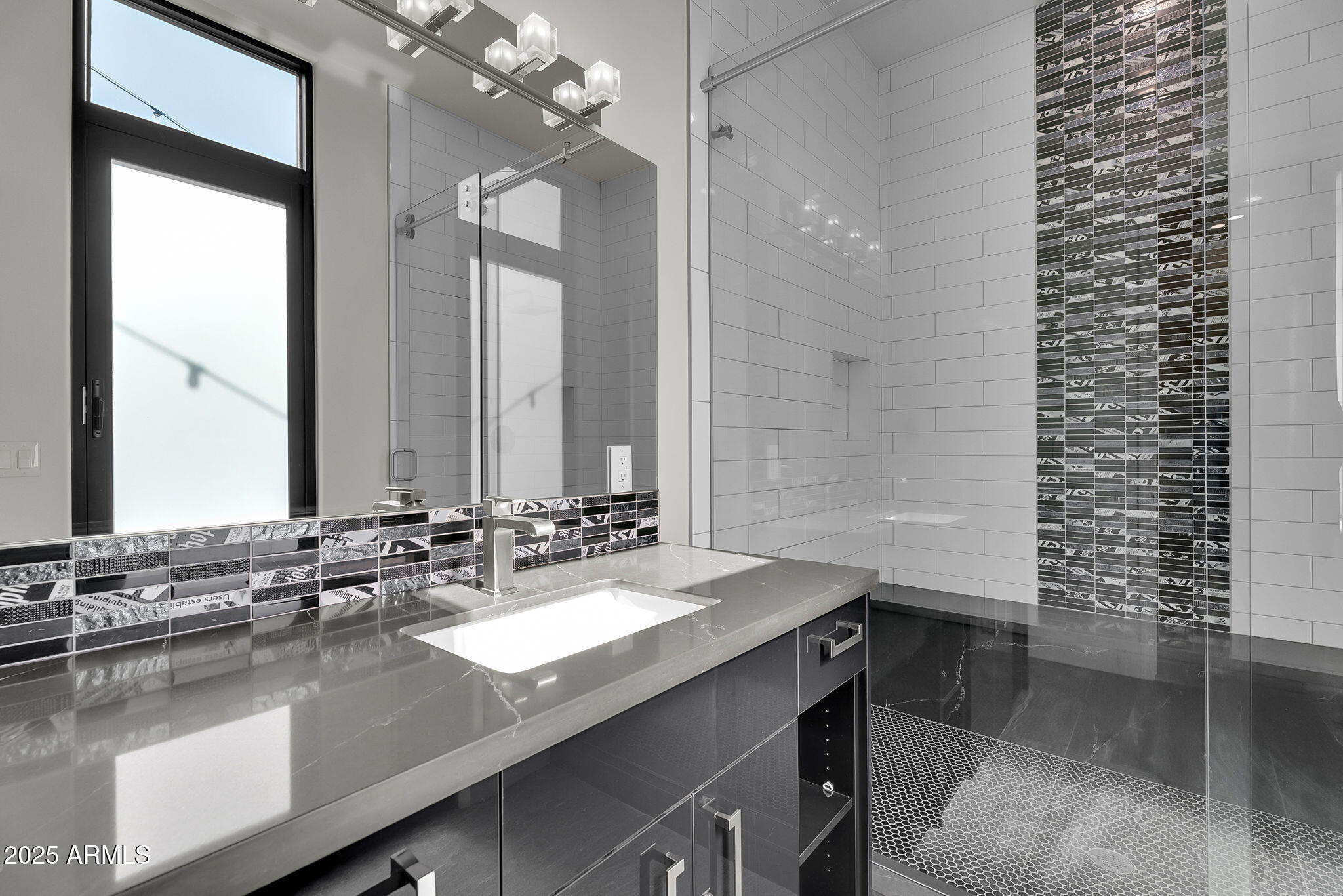 5509 W SOFT WIND Drive, Glendale