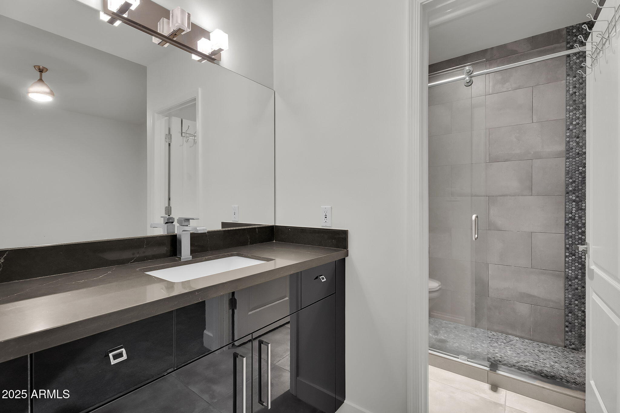 5509 W SOFT WIND Drive, Glendale