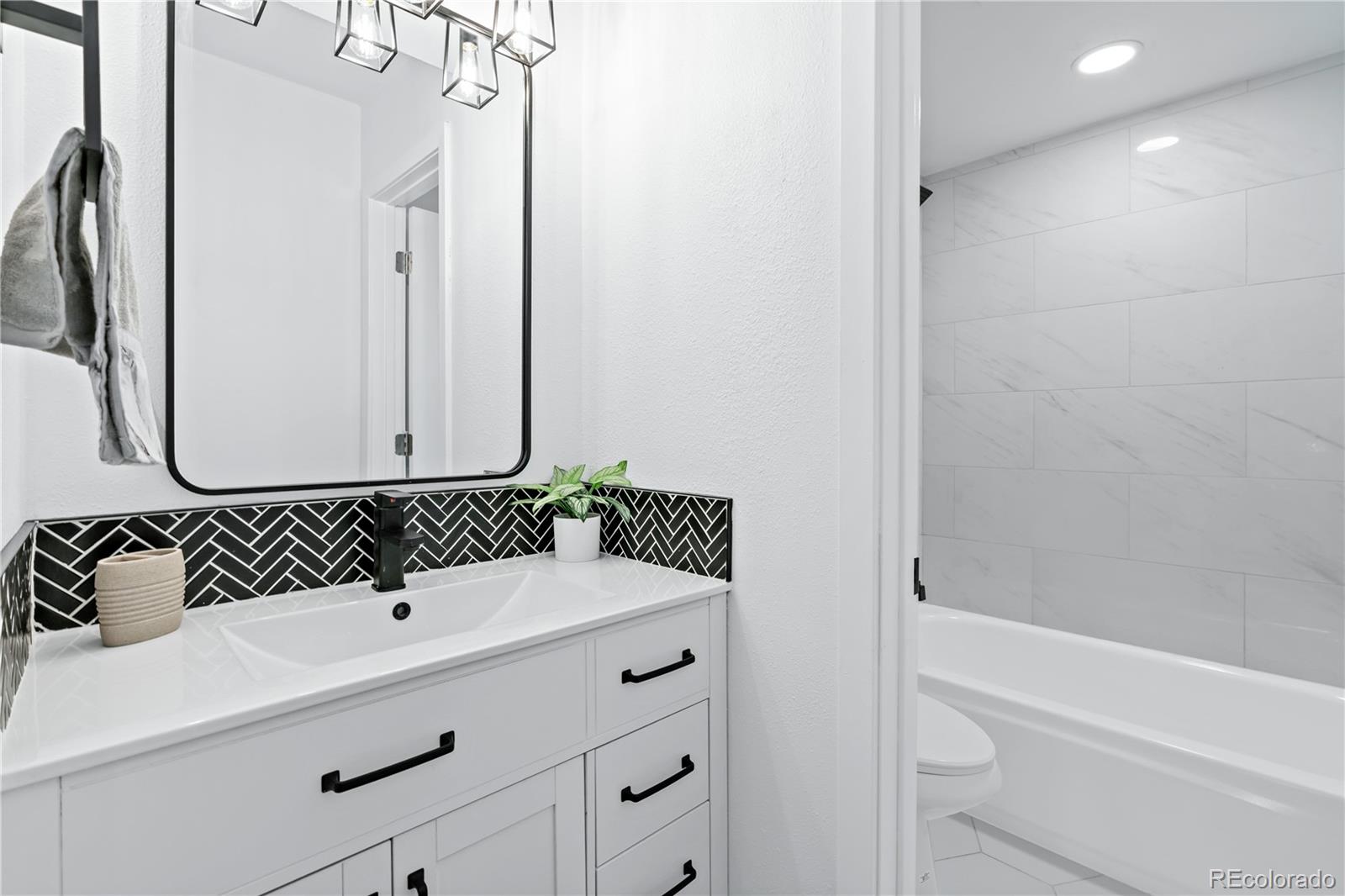 7770 W 38th Avenue Unit: 103