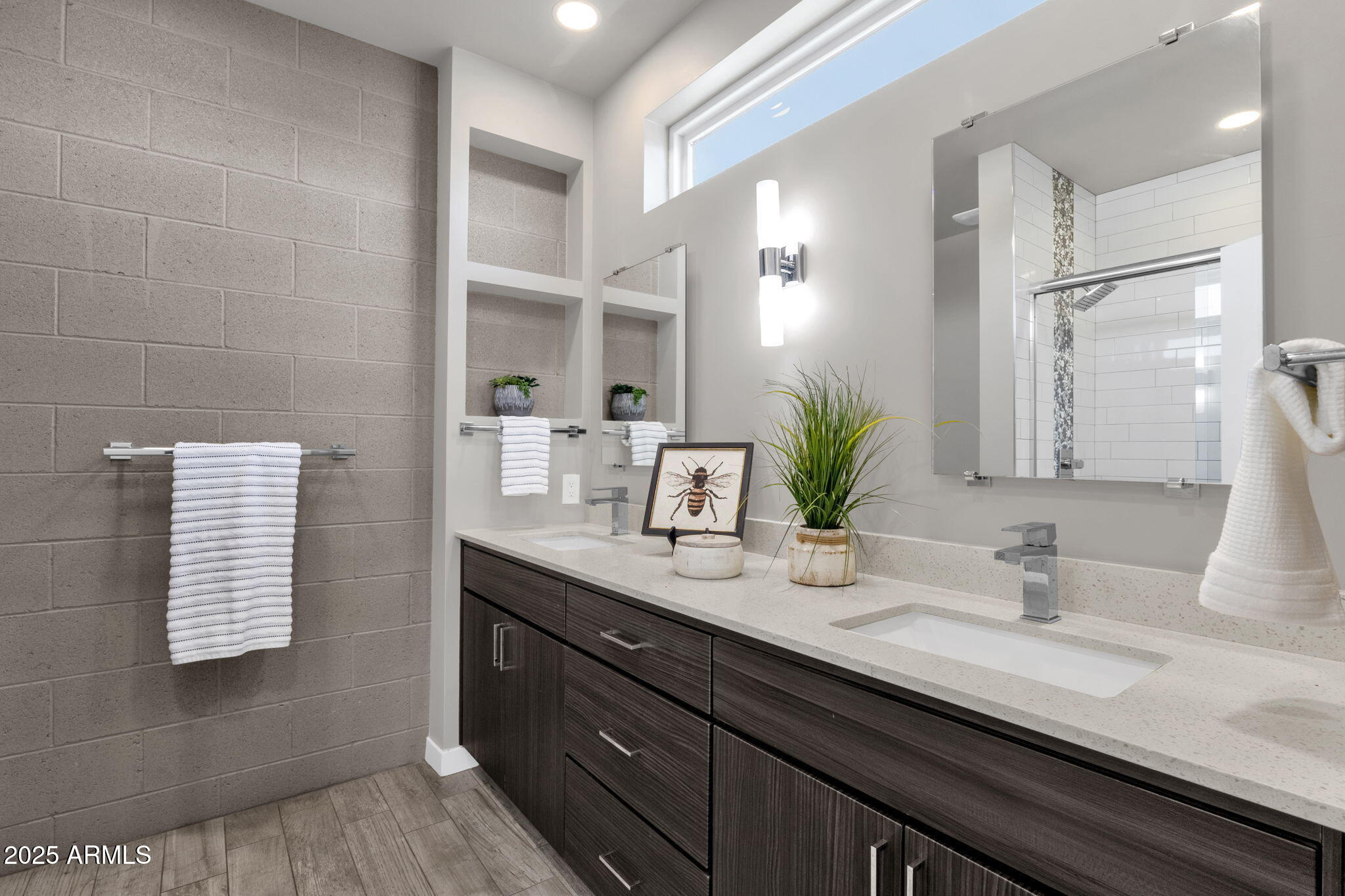 2727 E THOMAS Road E, 9