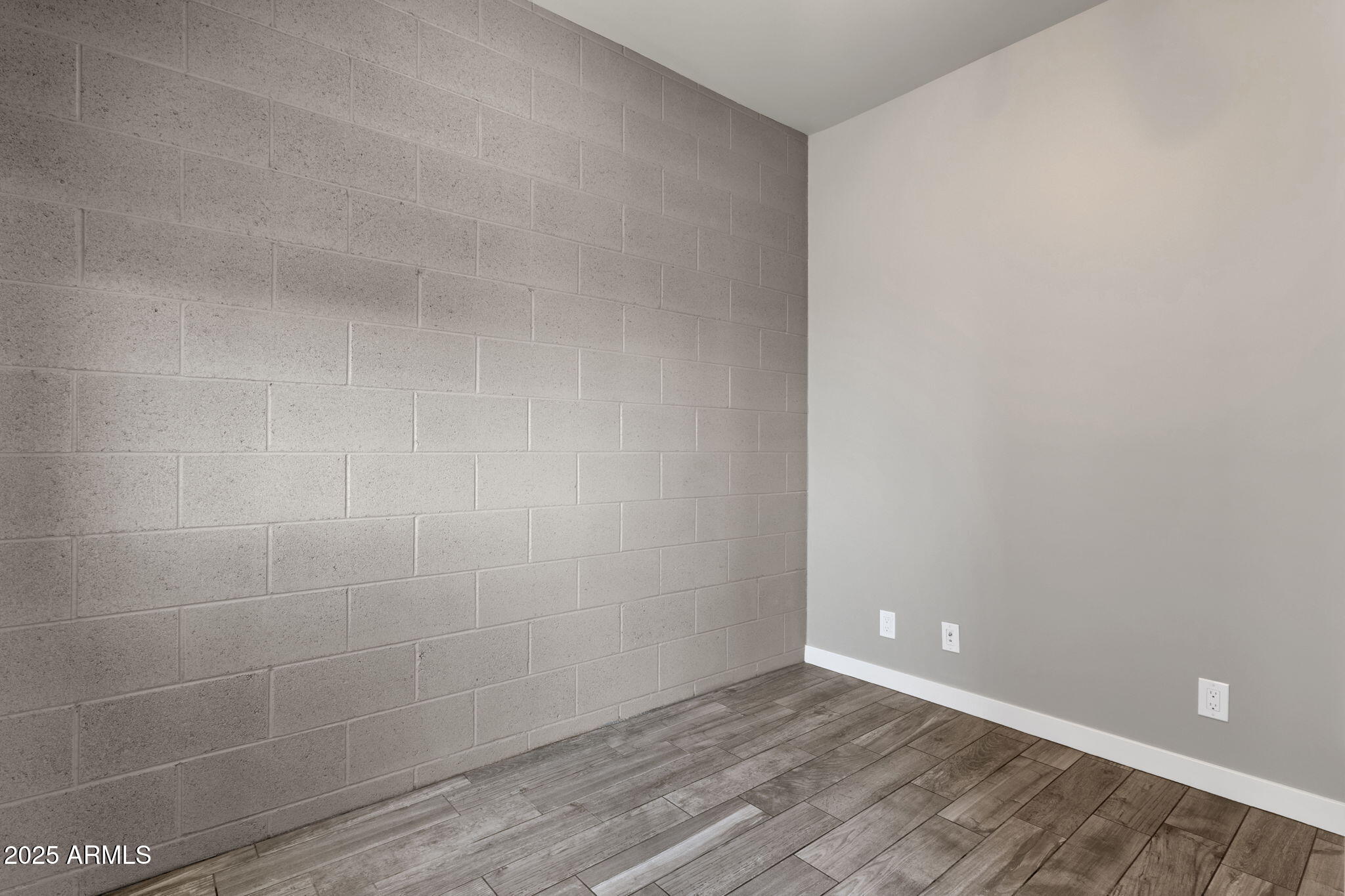 2727 E THOMAS Road E, 9