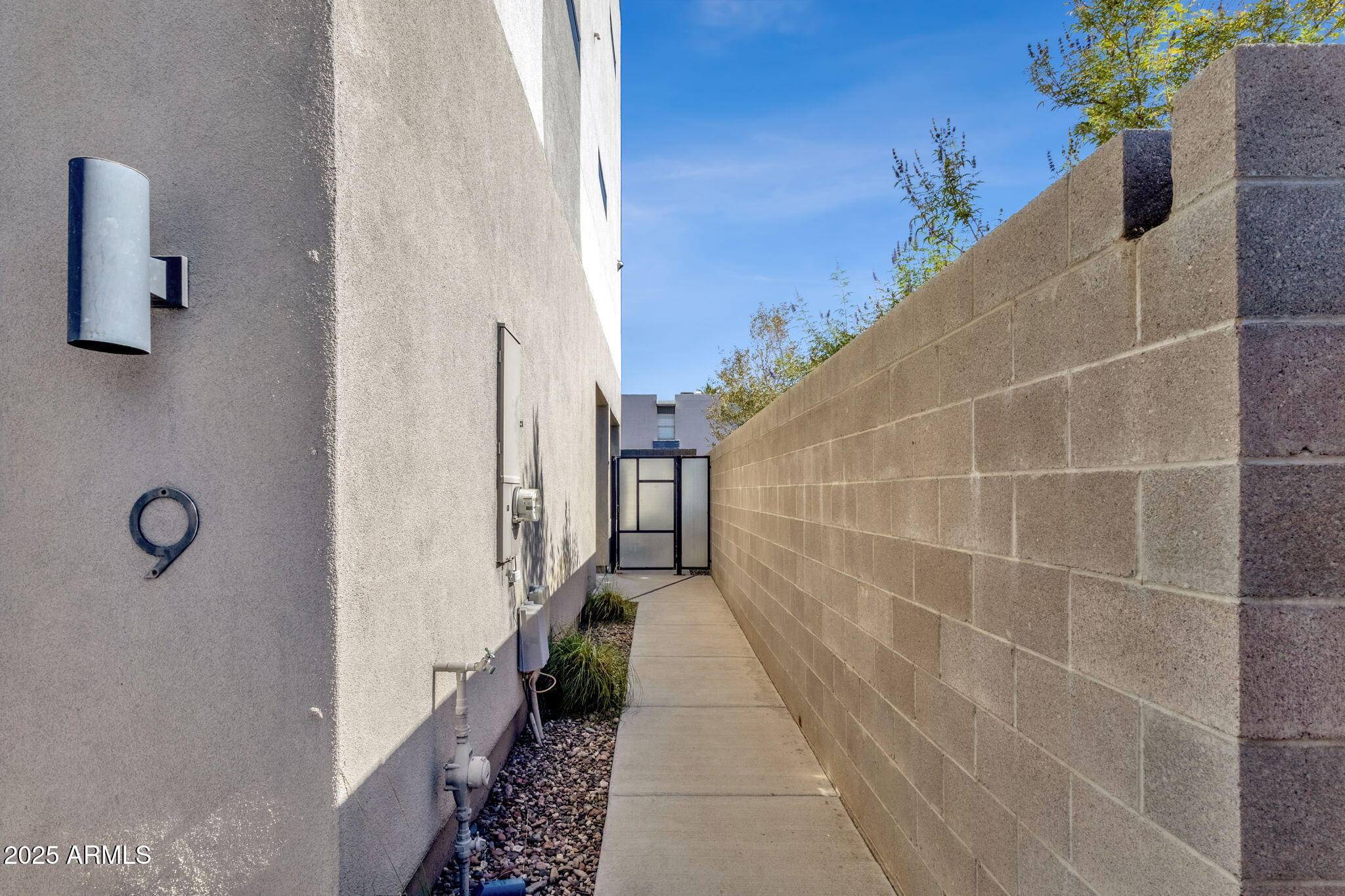 2727 E THOMAS Road E, 9