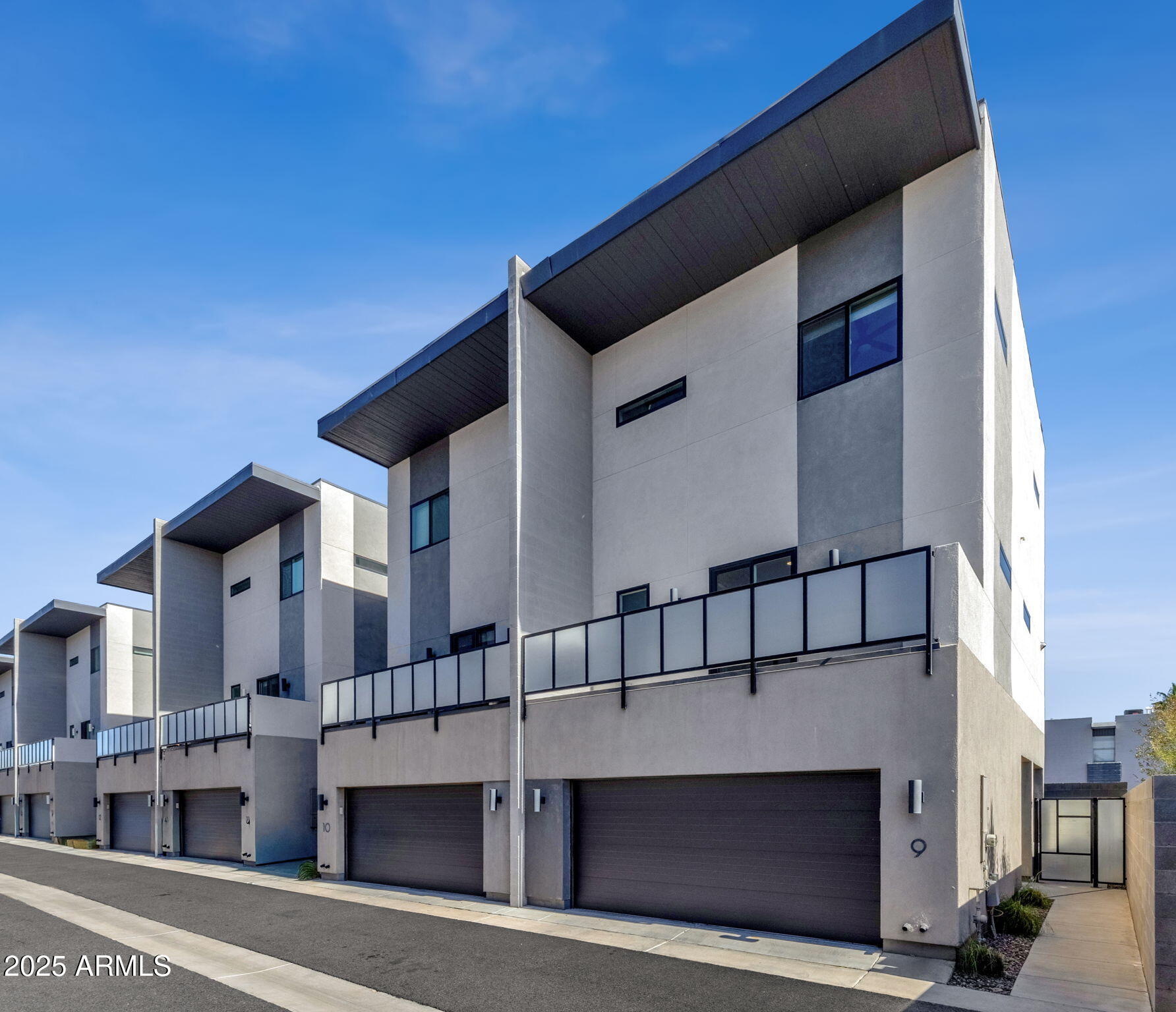 2727 E THOMAS Road E, 9