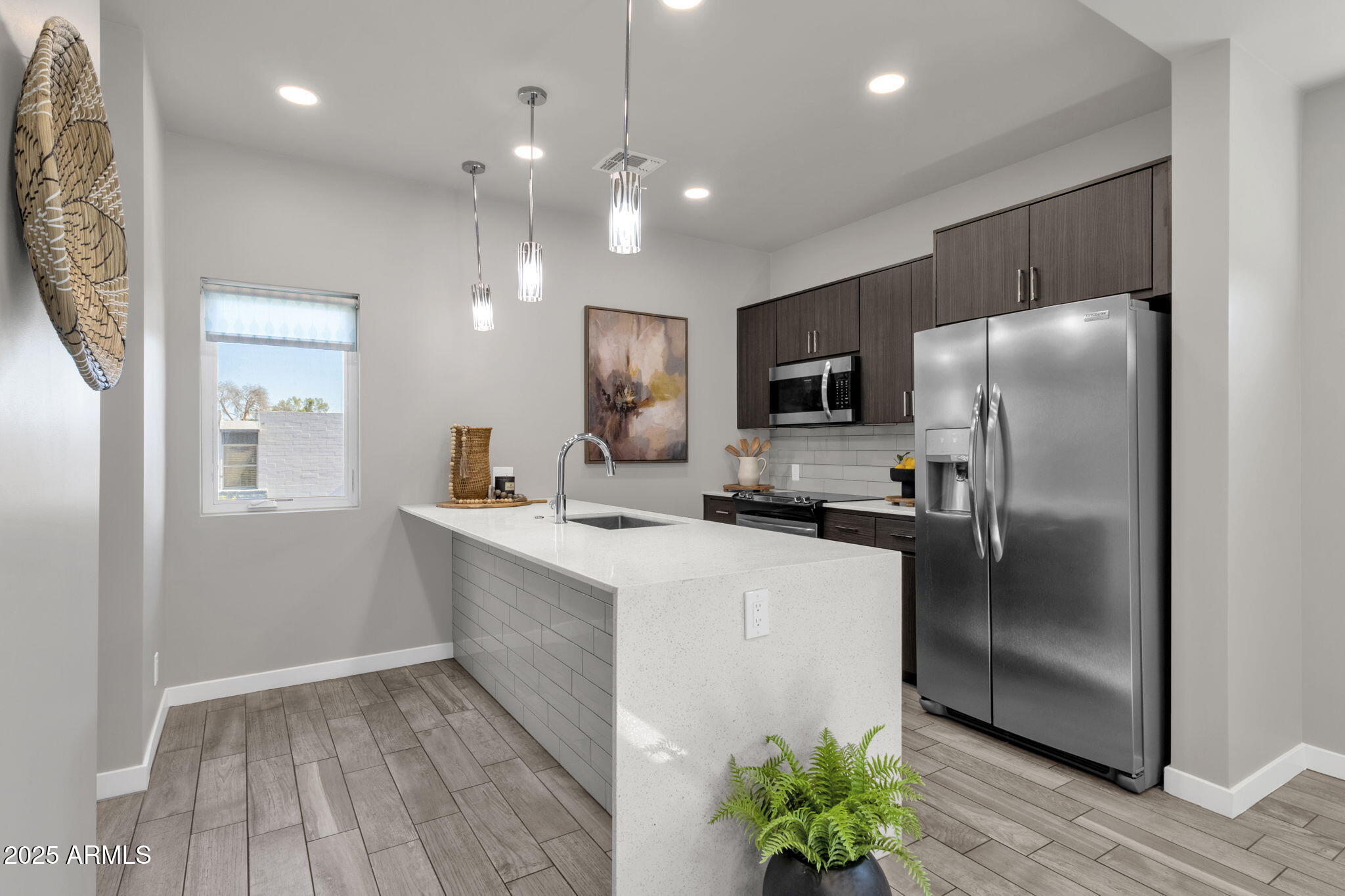 2727 E THOMAS Road E, 9