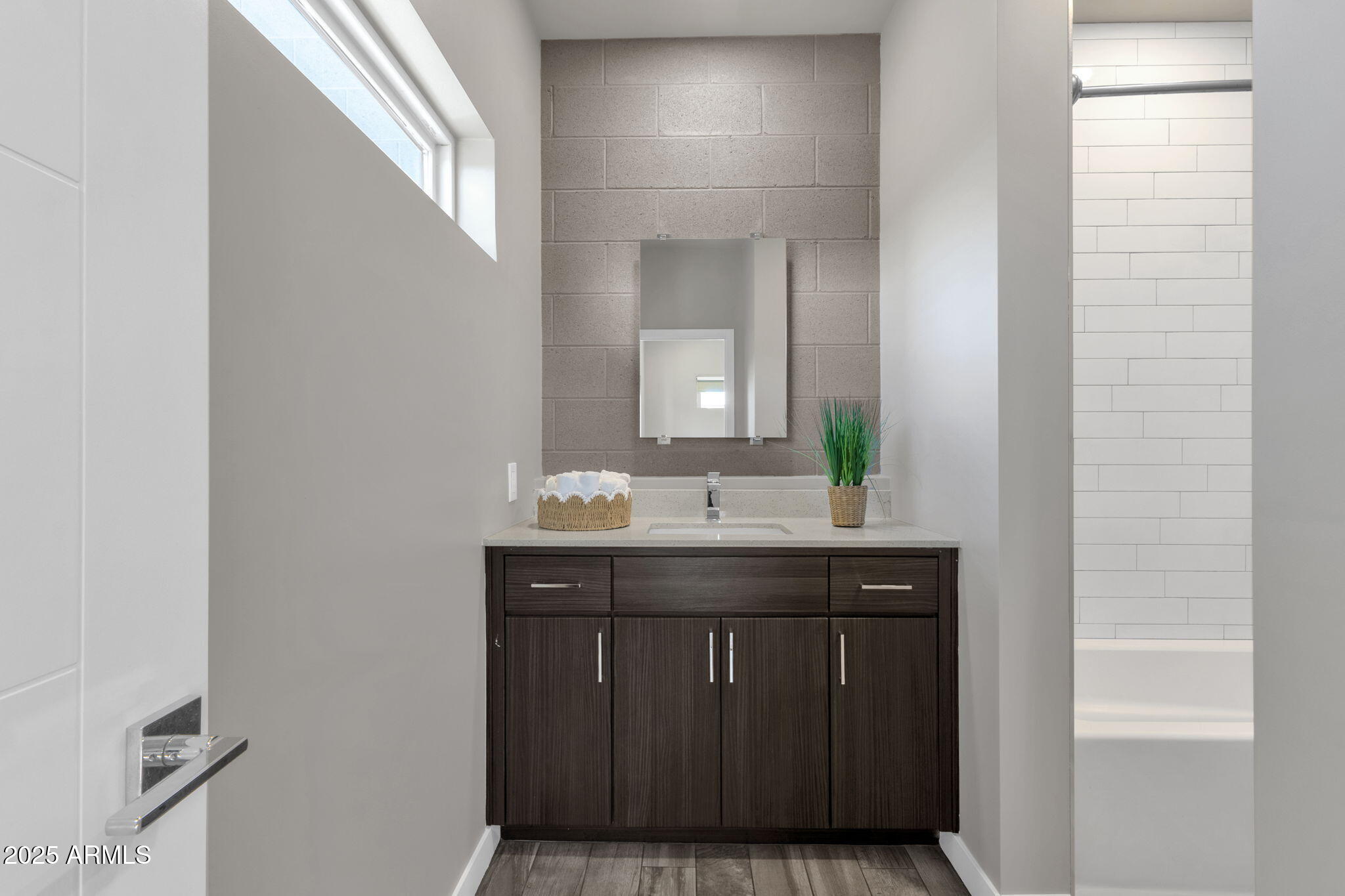 2727 E THOMAS Road E, 9