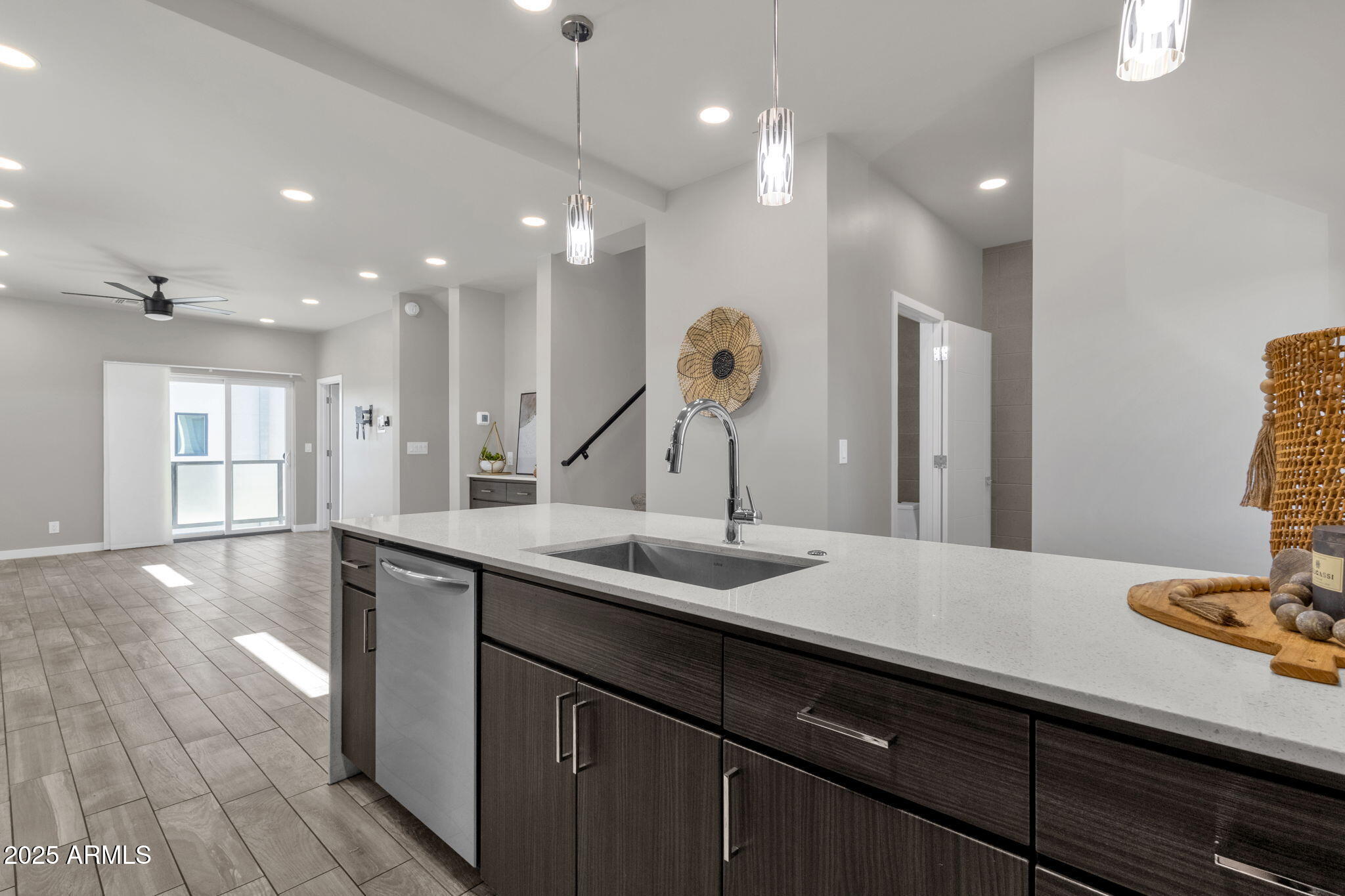 2727 E THOMAS Road E, 9