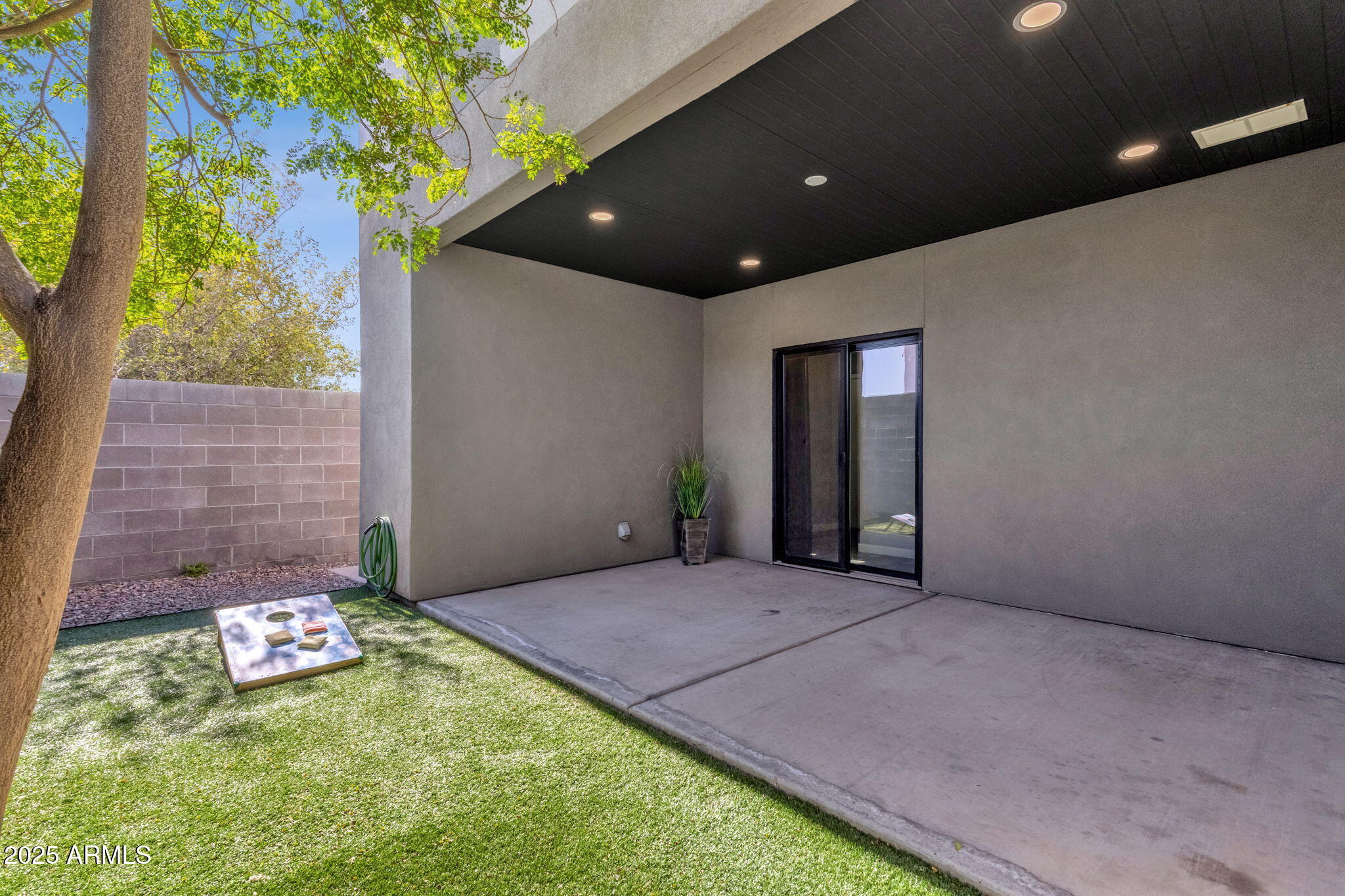 2727 E THOMAS Road E, 9