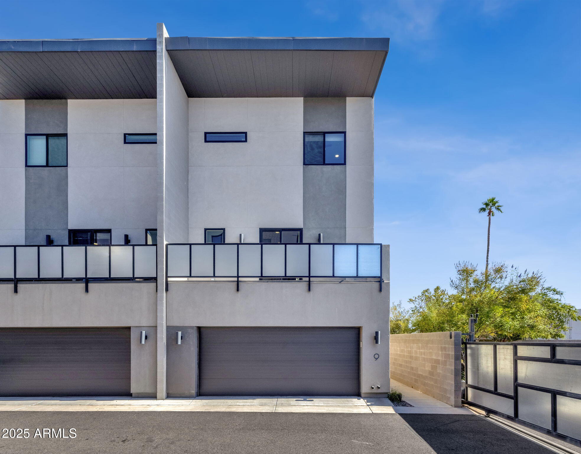 2727 E THOMAS Road E, 9