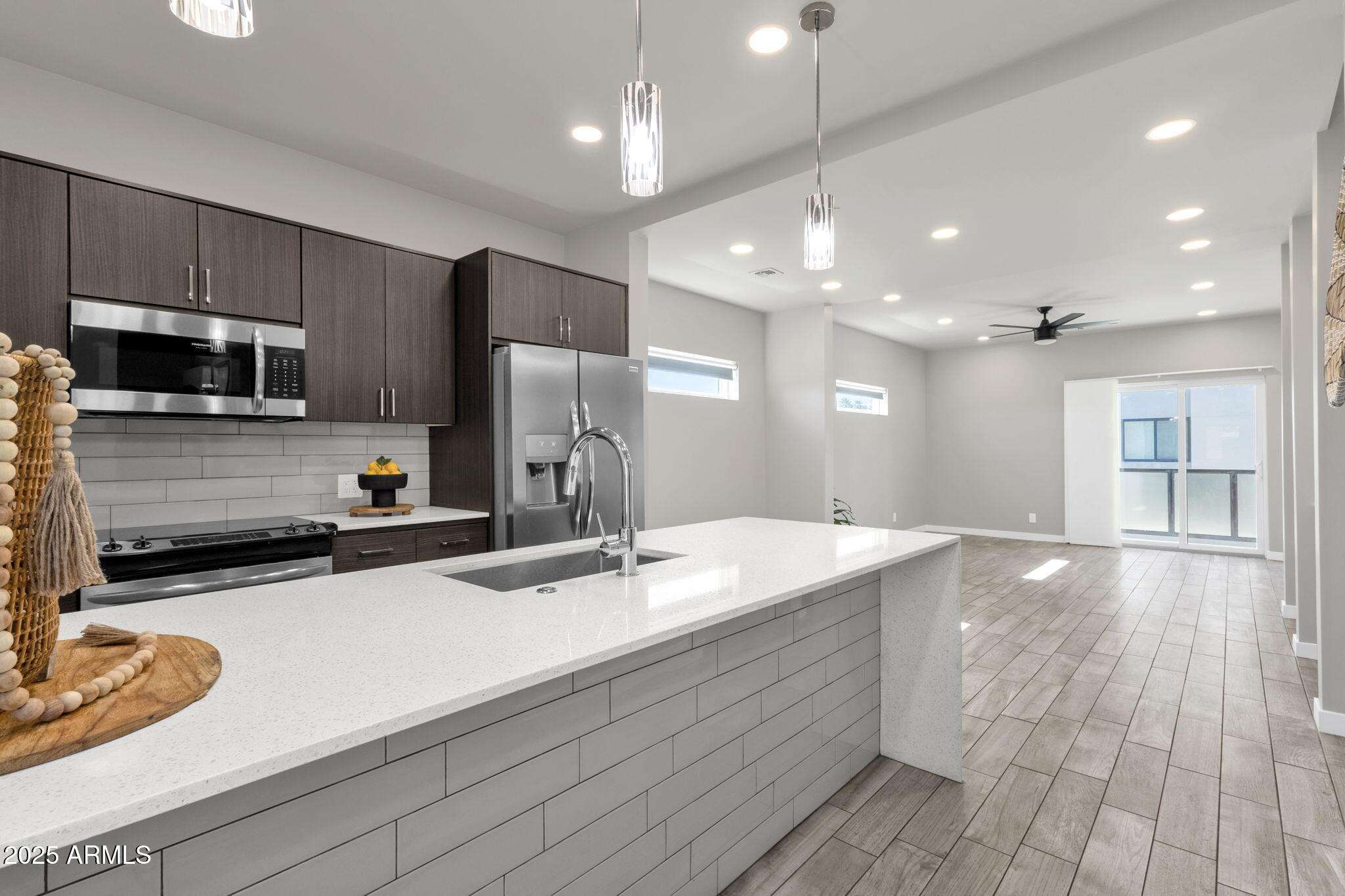 2727 E THOMAS Road E, 9