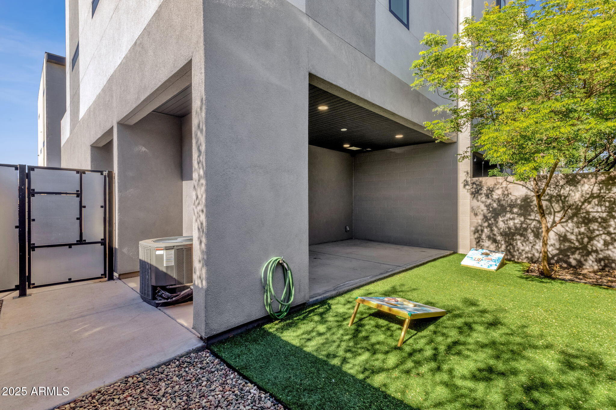 2727 E THOMAS Road E, 9