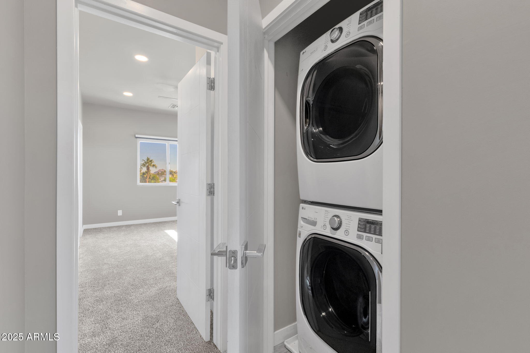 2727 E THOMAS Road E, 9