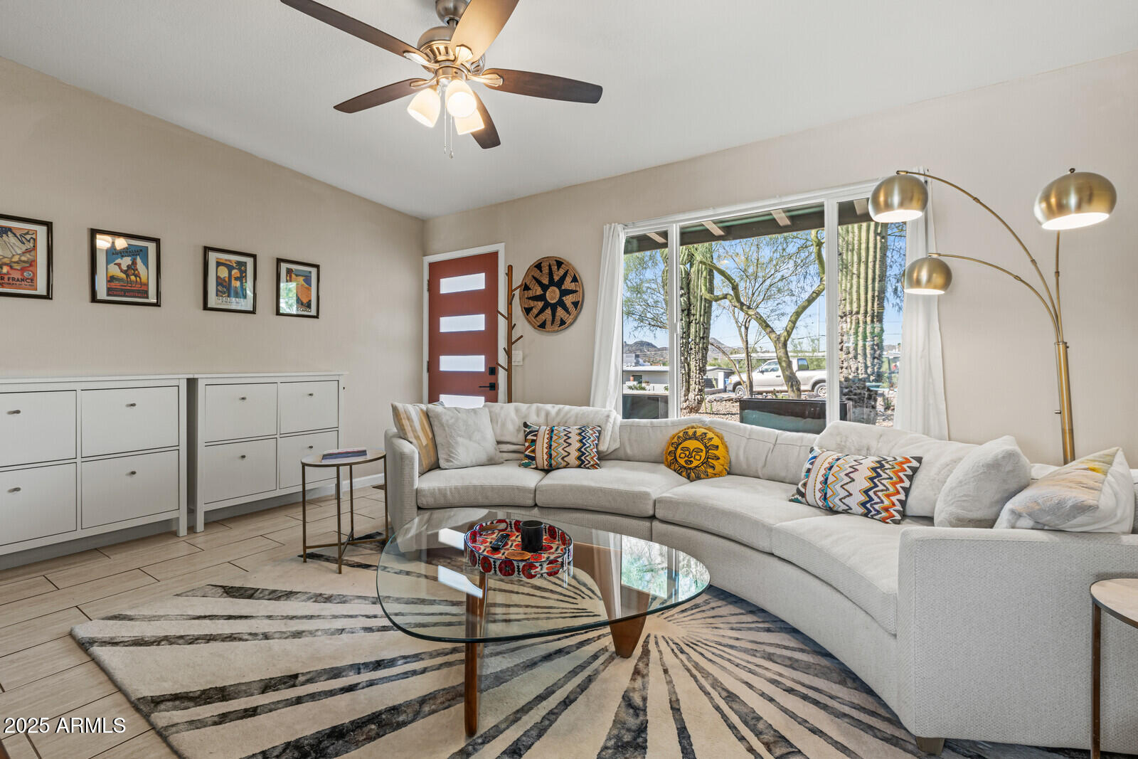 1515 E SUNNYSLOPE Lane