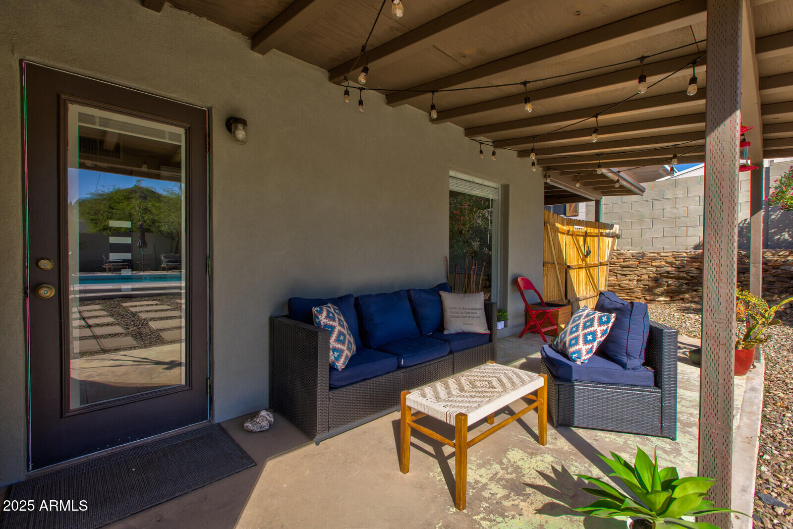 1515 E SUNNYSLOPE Lane