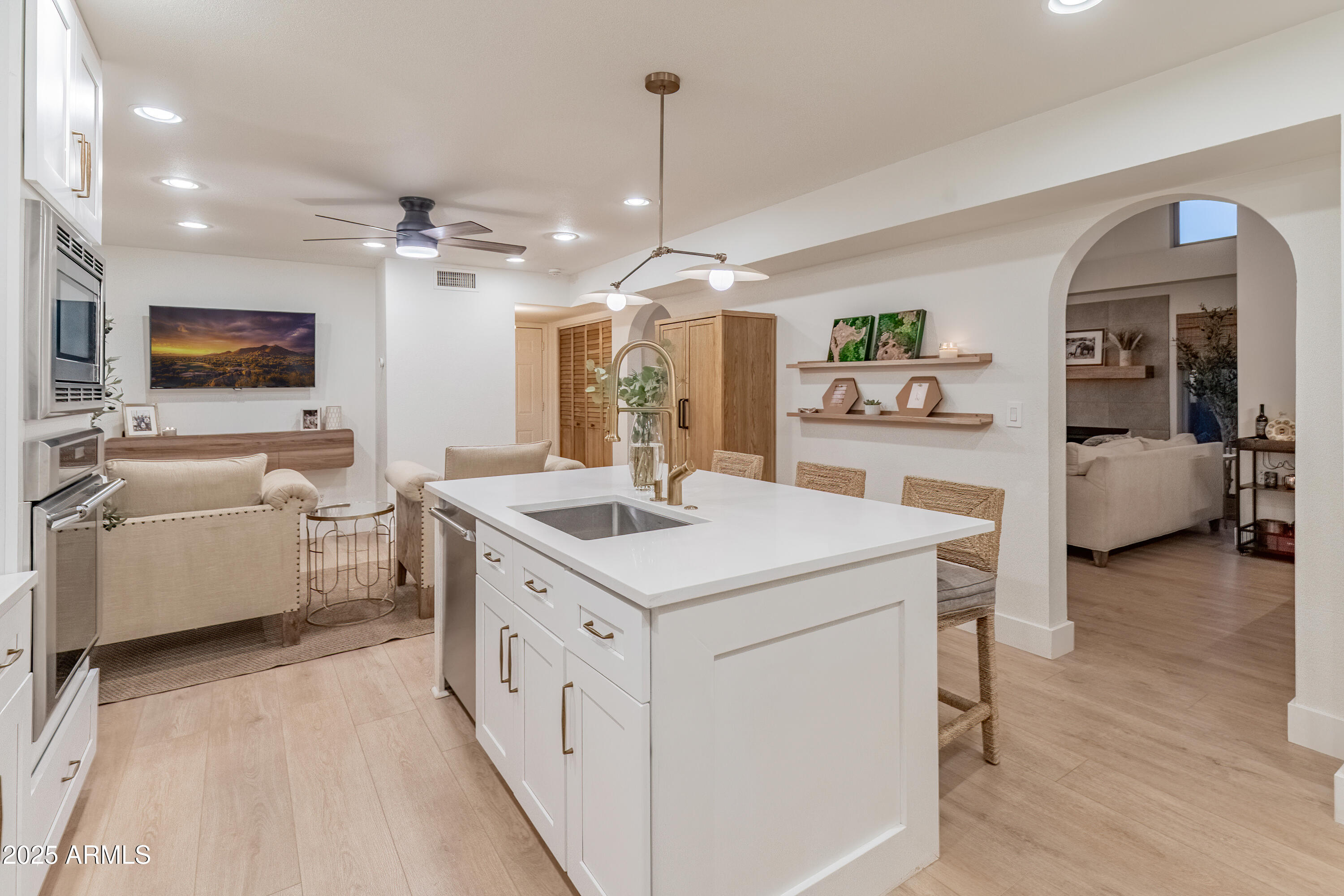 9056 E CAPTAIN DREYFUS Avenue