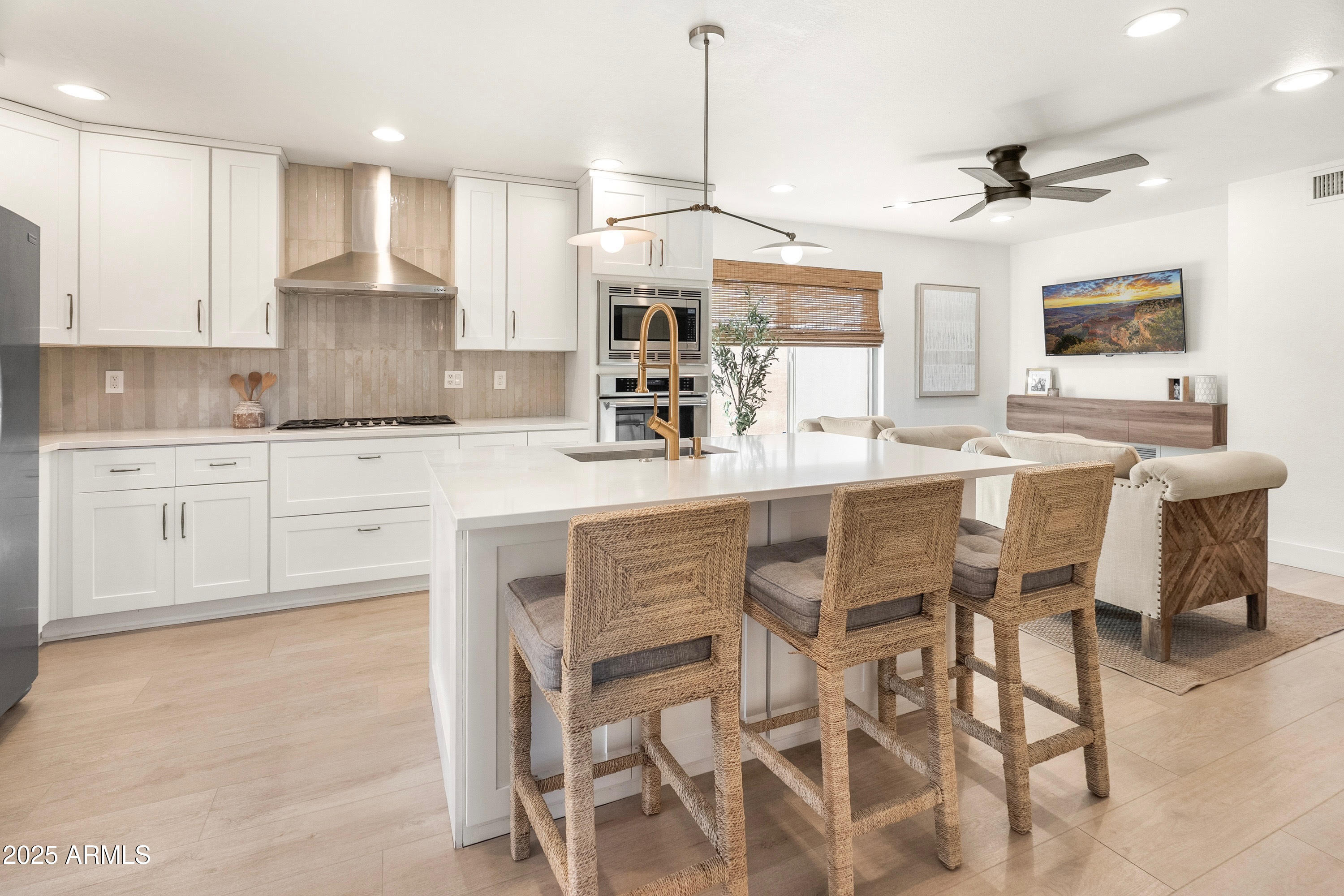 9056 E CAPTAIN DREYFUS Avenue