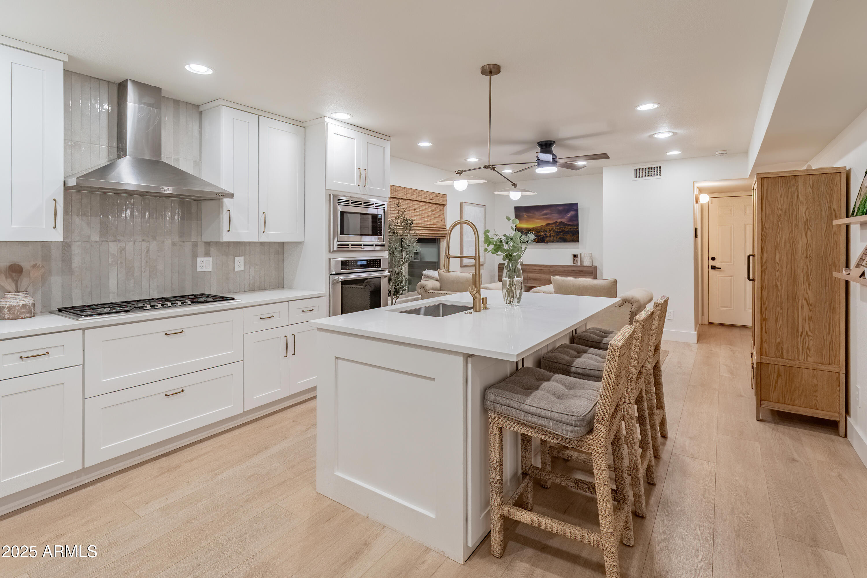 9056 E CAPTAIN DREYFUS Avenue