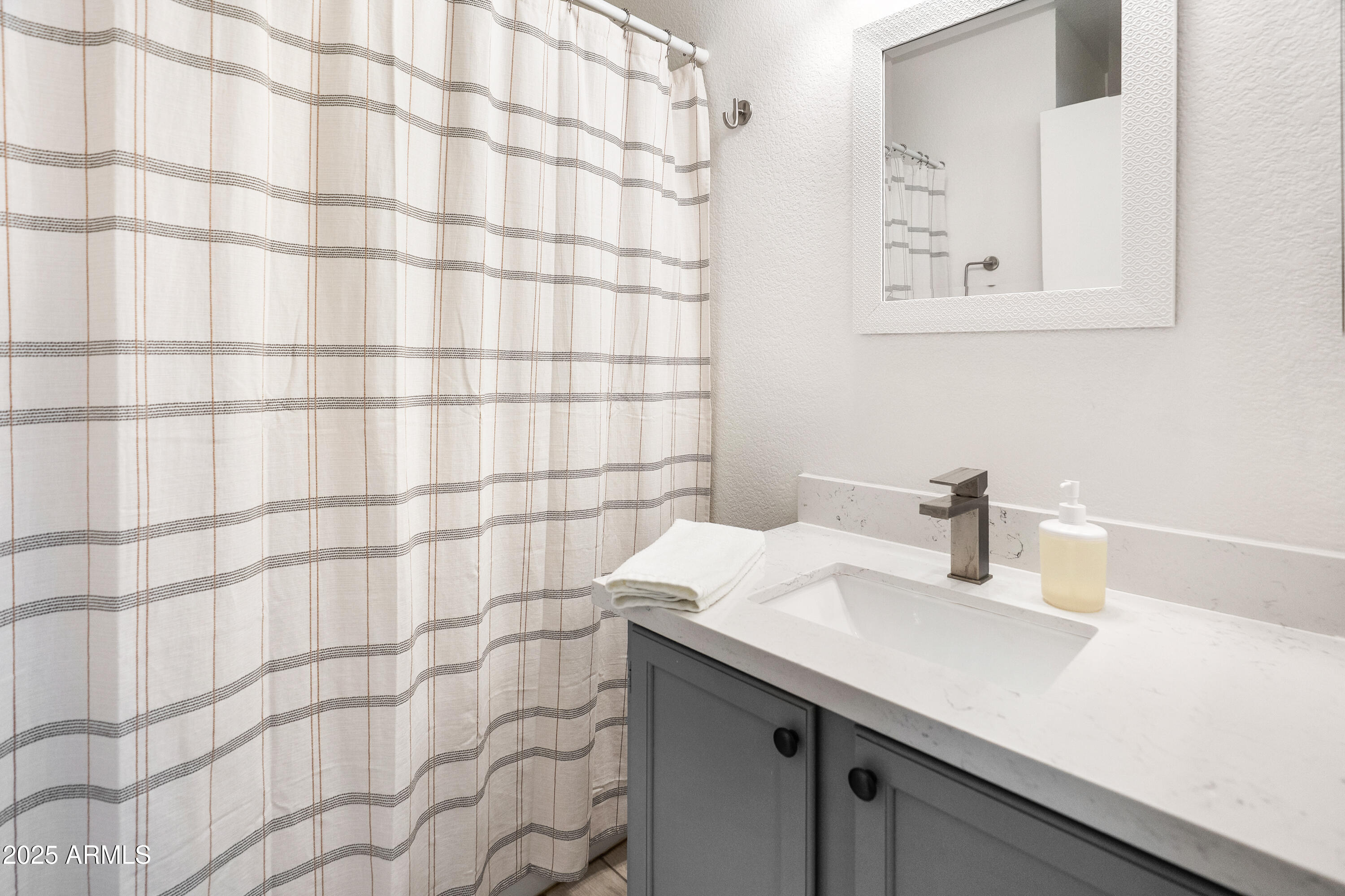 9056 E CAPTAIN DREYFUS Avenue