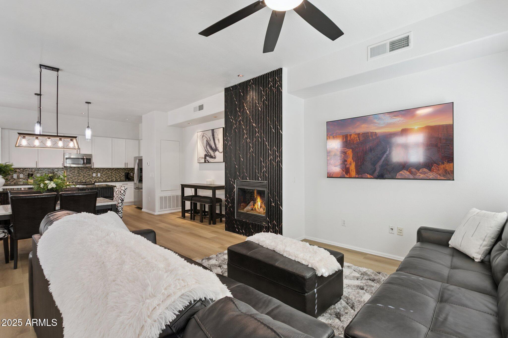 6605 N 93RD Avenue, 1077