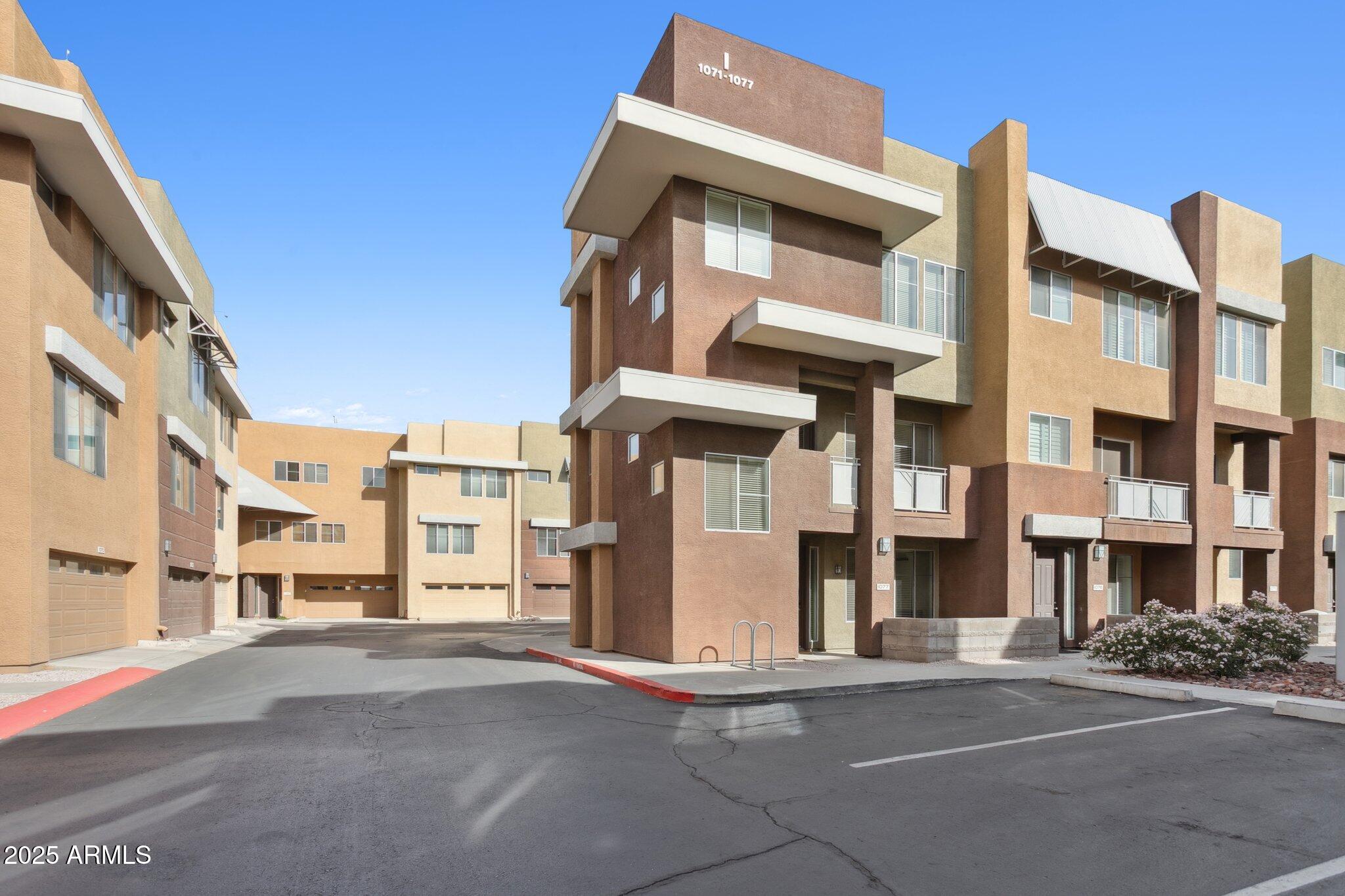 6605 N 93RD Avenue, 1077