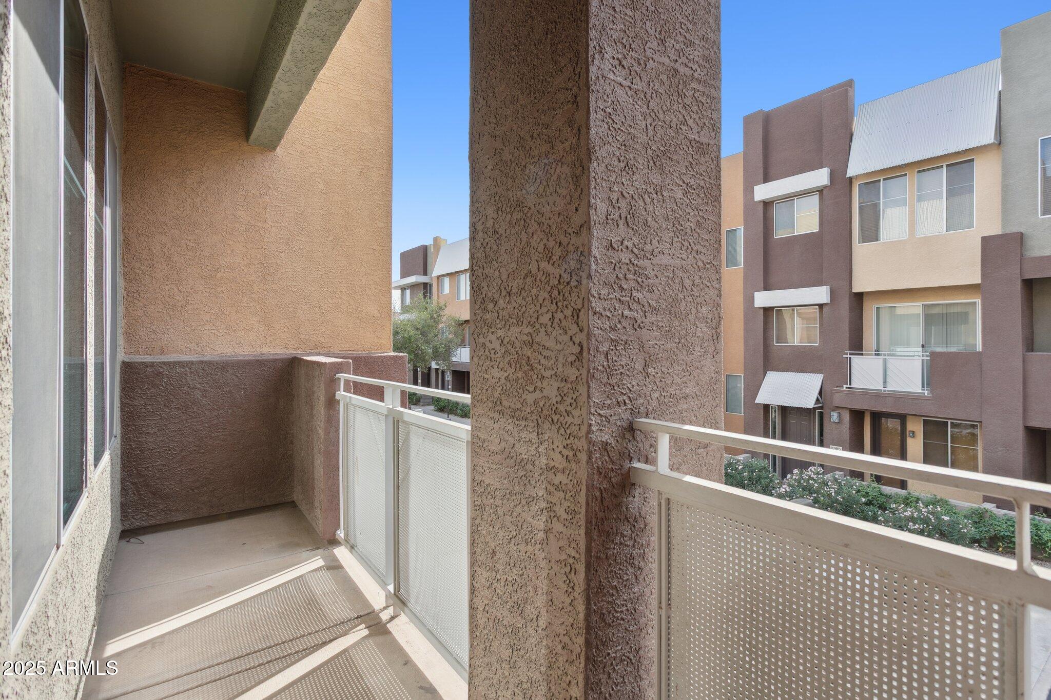 6605 N 93RD Avenue, 1077