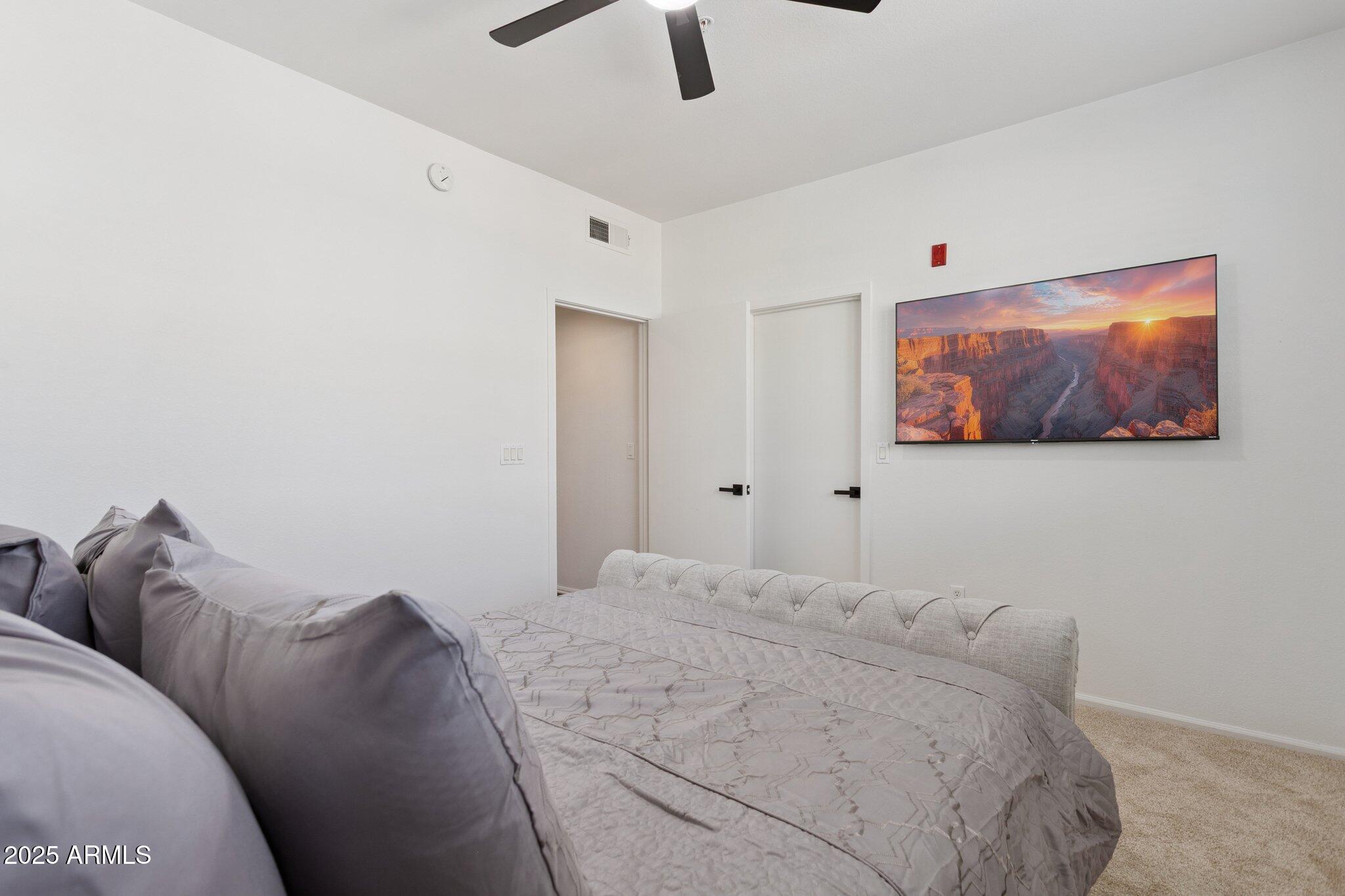 6605 N 93RD Avenue, 1077