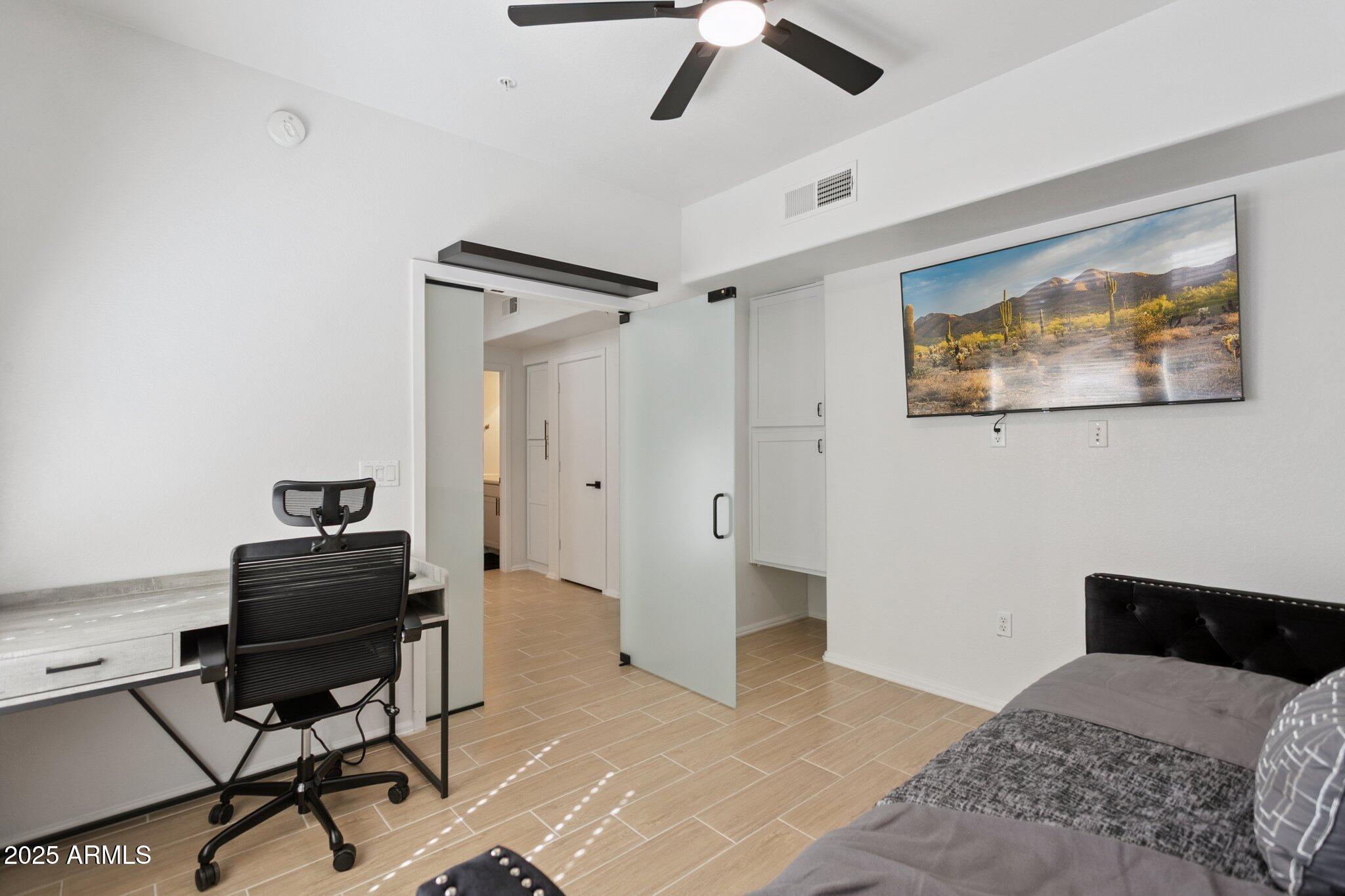 6605 N 93RD Avenue, 1077