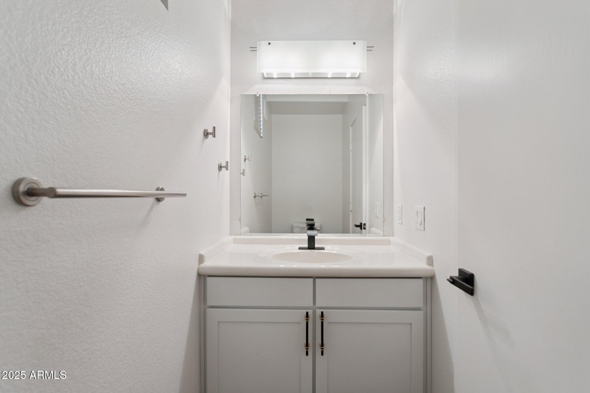 6605 N 93RD Avenue, 1077