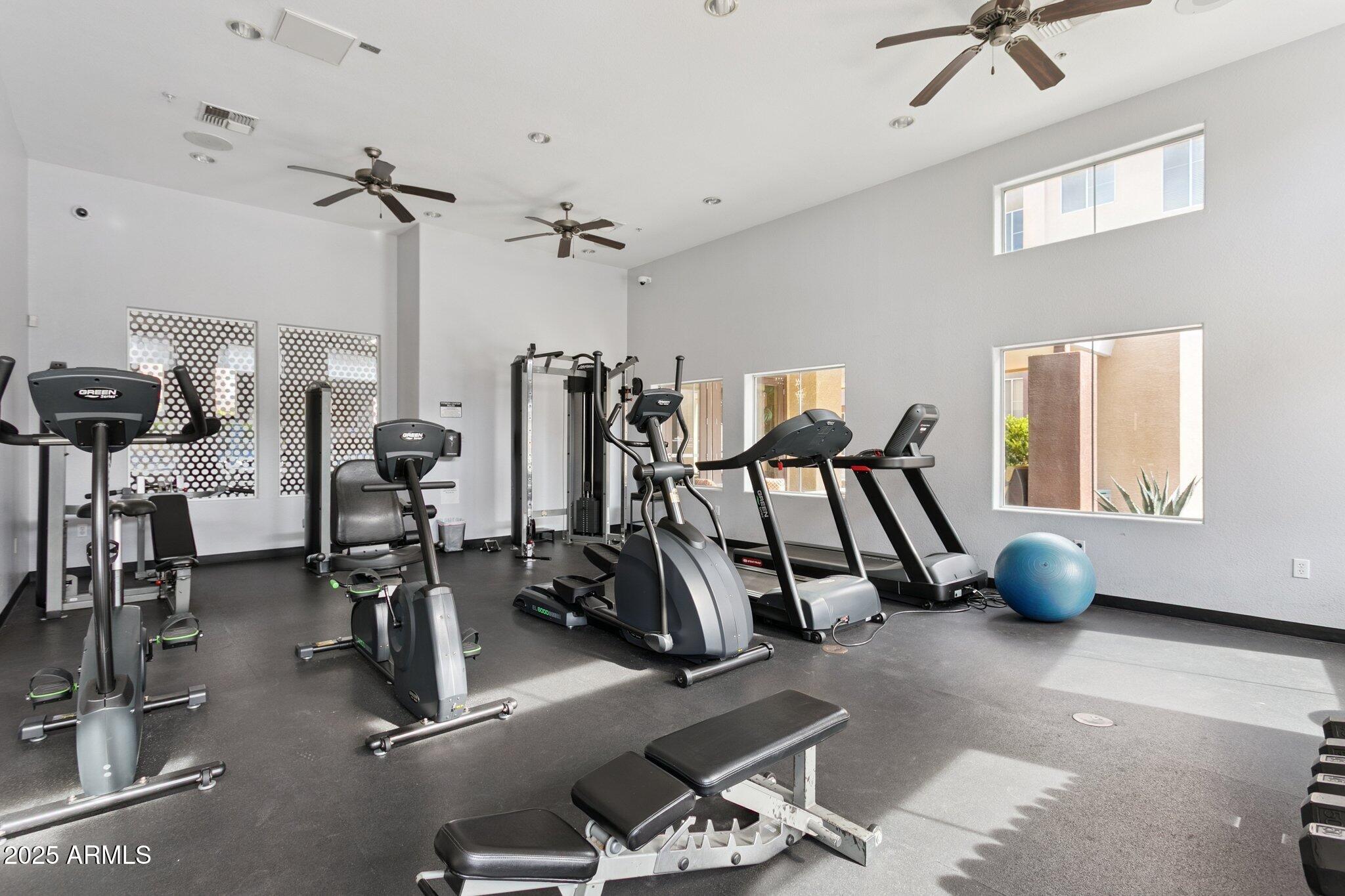 6605 N 93RD Avenue, 1077