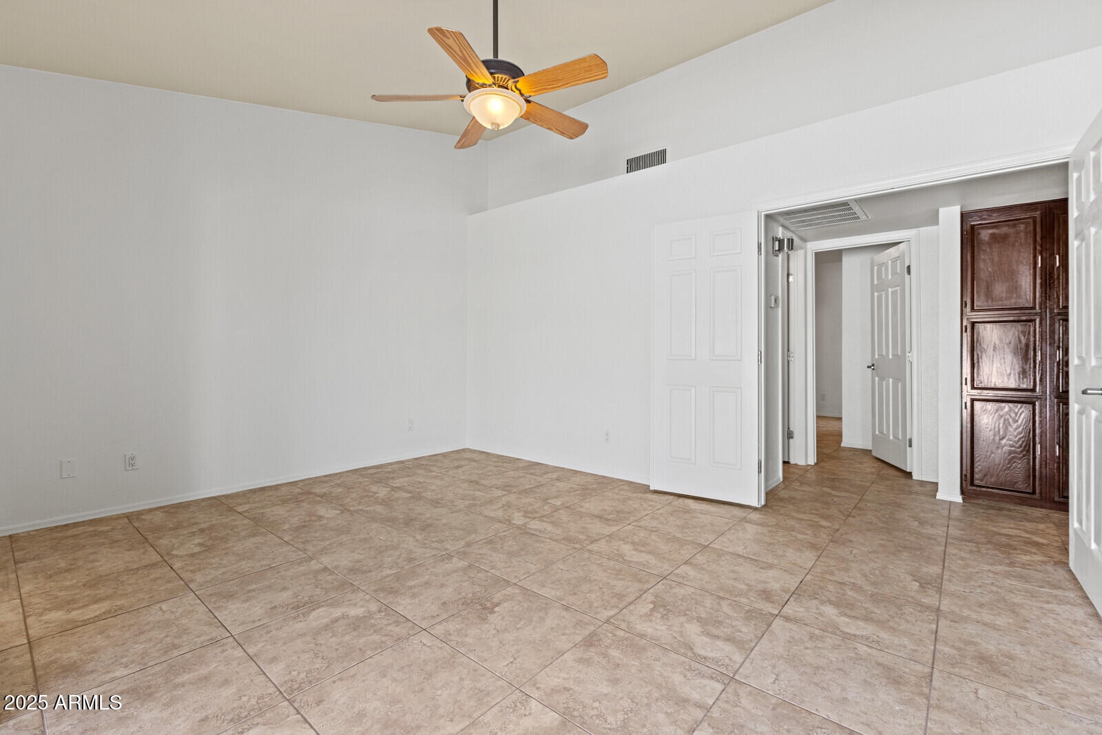 11011 N 92nd Street, 1056