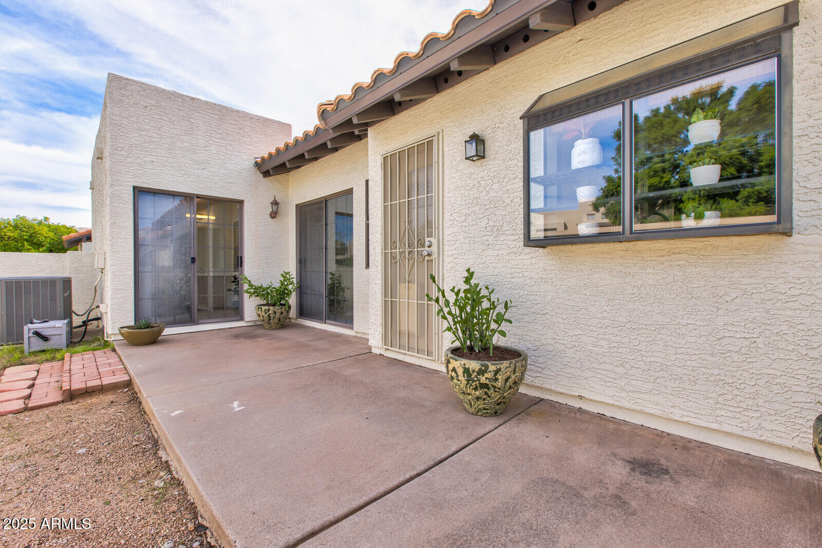 11011 N 92nd Street, 1056