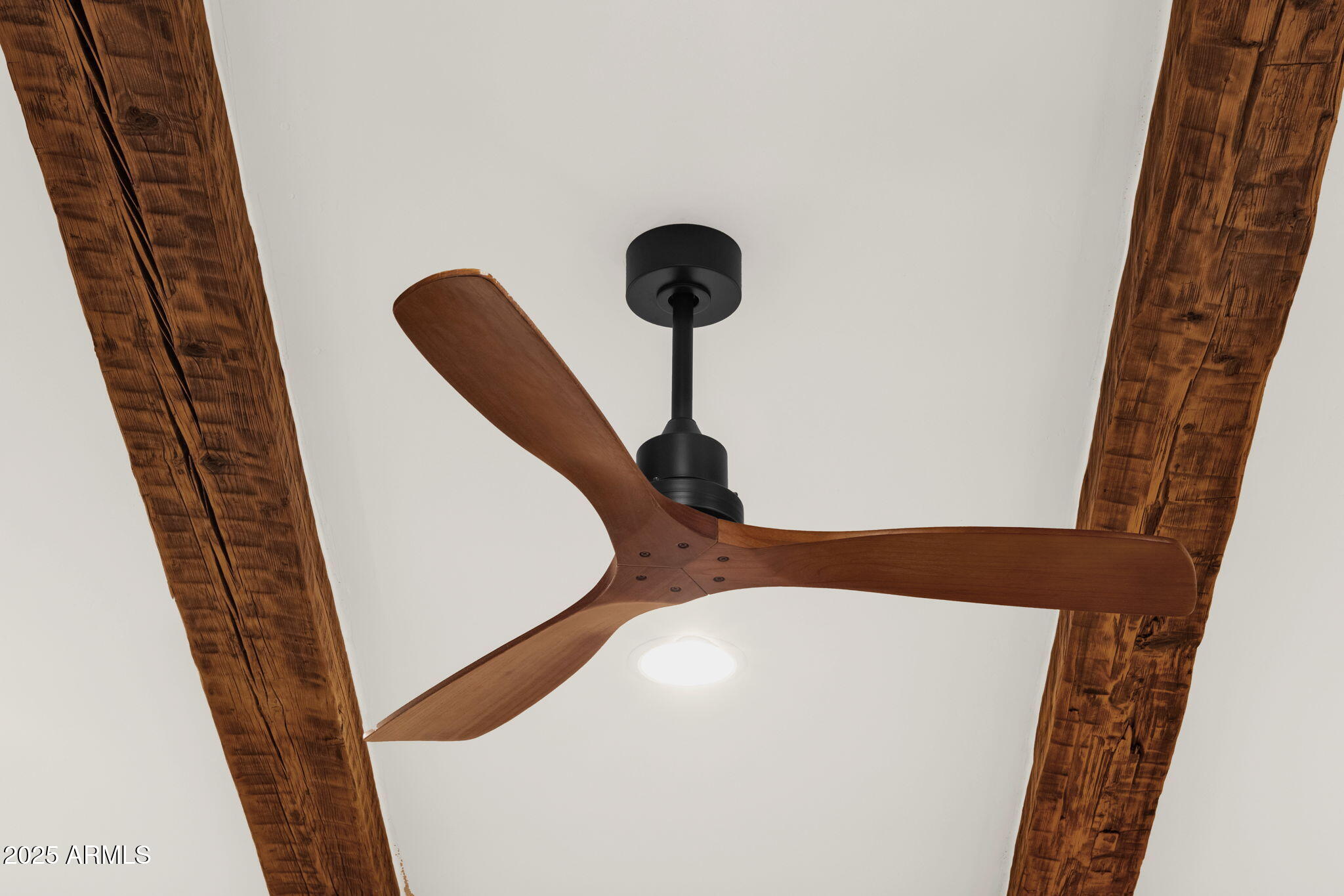 1537 W BUTTE CREEK Boulevard