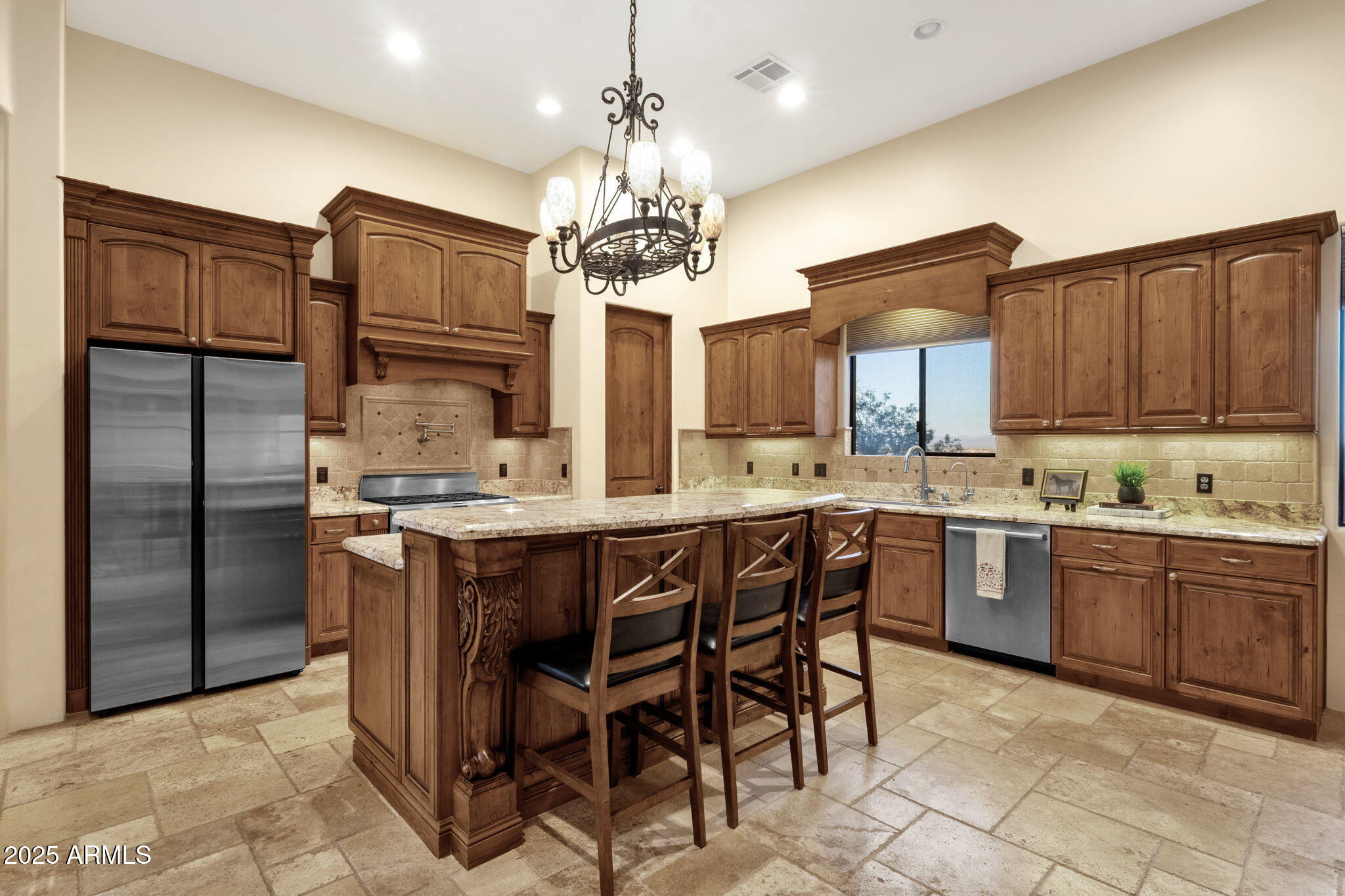 1537 W BUTTE CREEK Boulevard