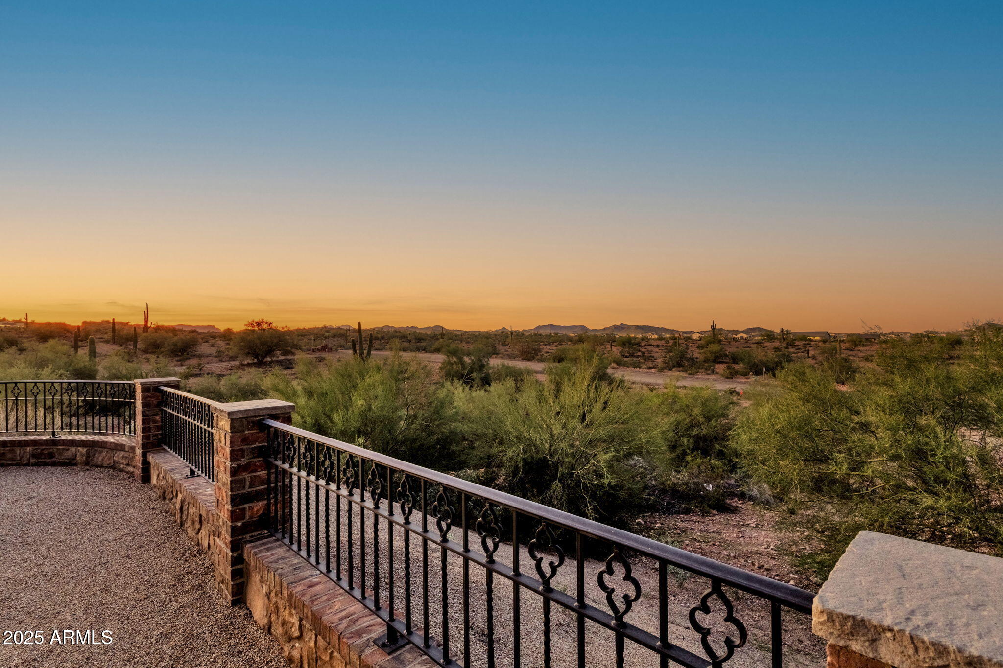 1537 W BUTTE CREEK Boulevard