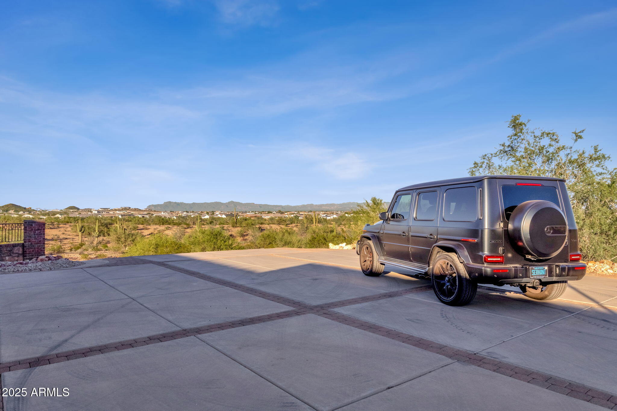 1537 W BUTTE CREEK Boulevard