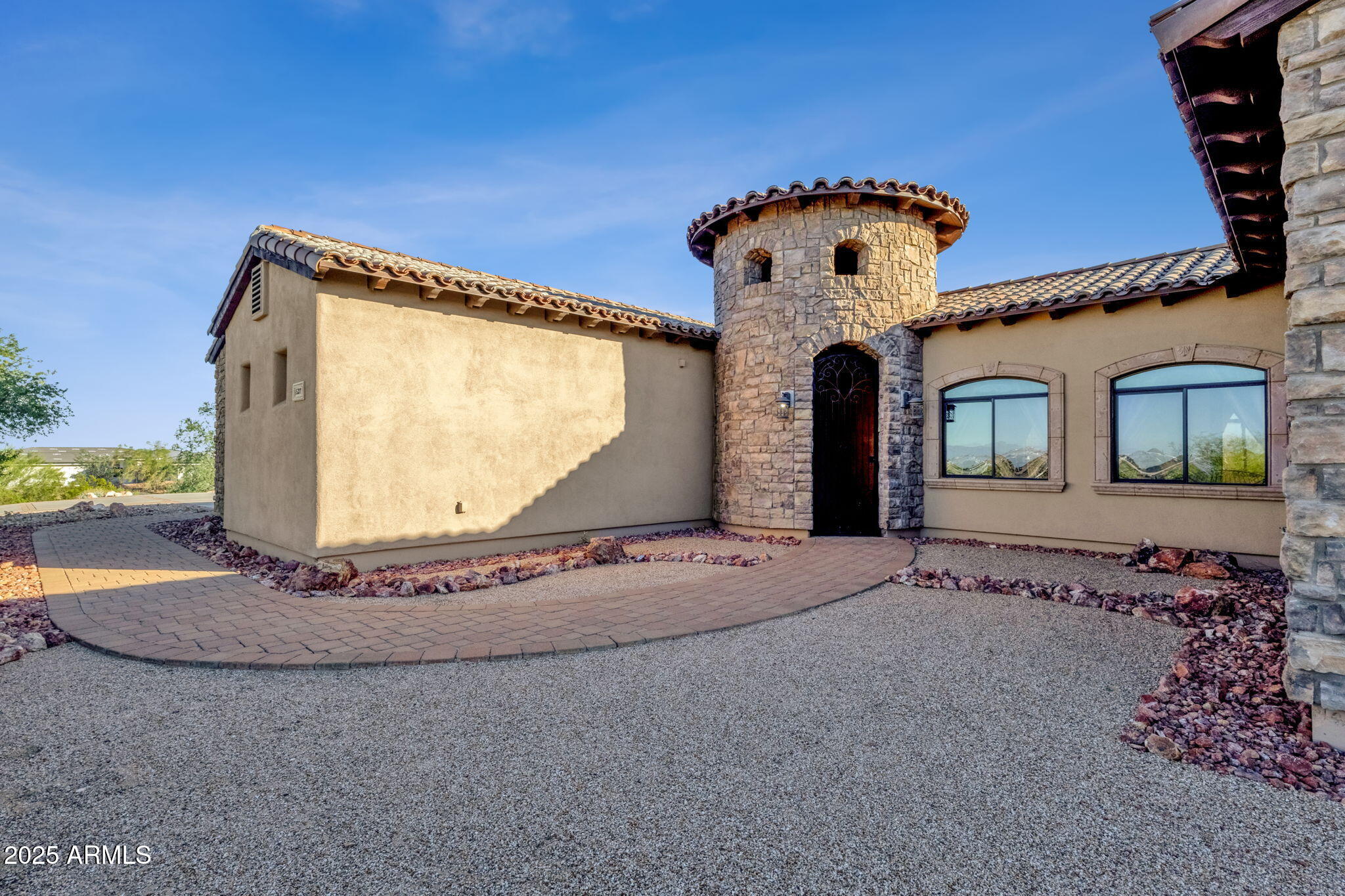 1537 W BUTTE CREEK Boulevard