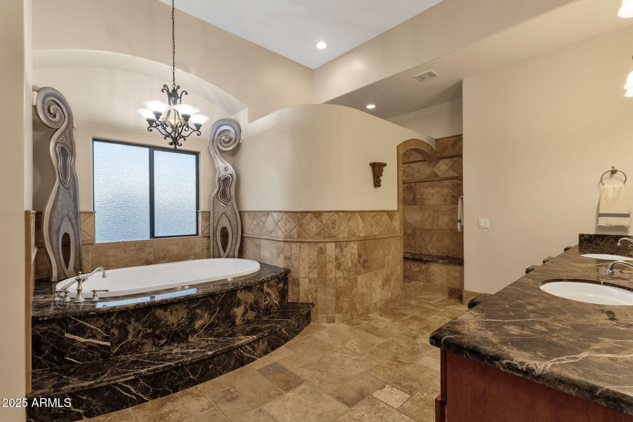 1537 W BUTTE CREEK Boulevard