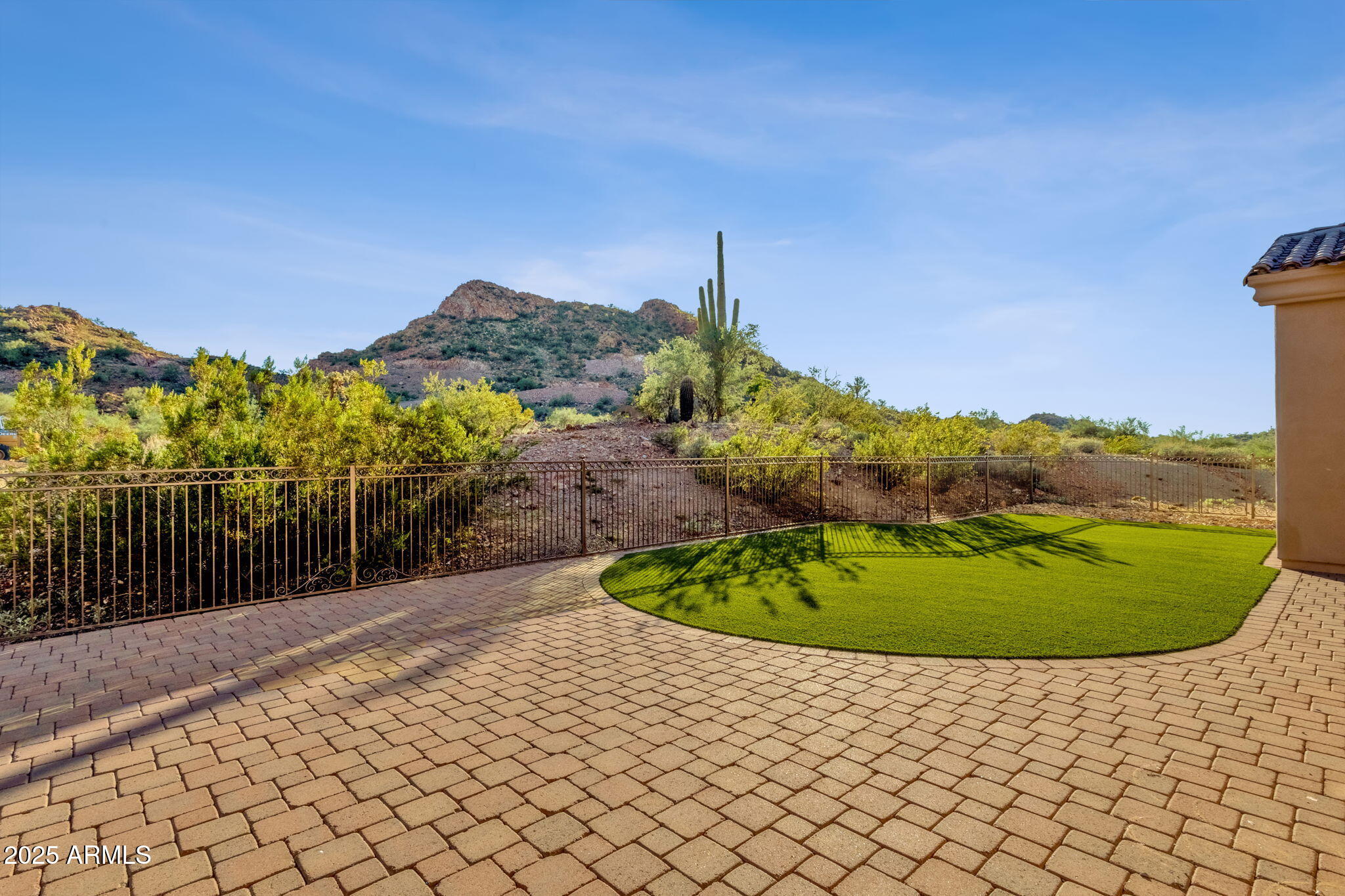 1537 W BUTTE CREEK Boulevard