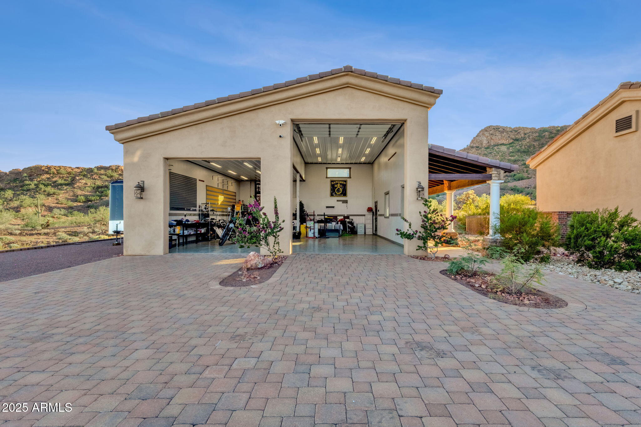 1537 W BUTTE CREEK Boulevard