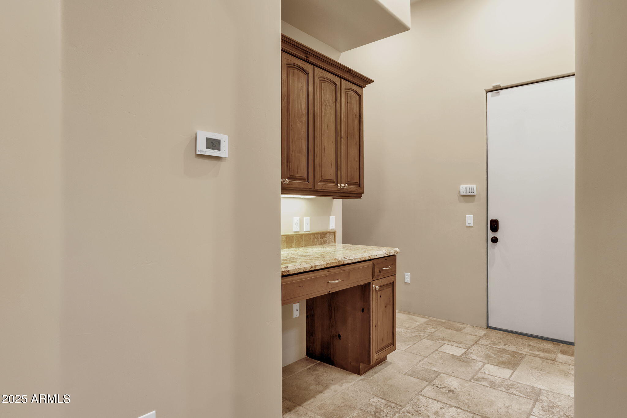 1537 W BUTTE CREEK Boulevard