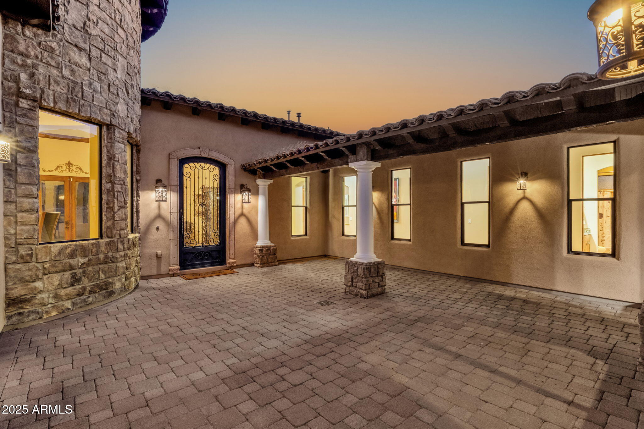 1537 W BUTTE CREEK Boulevard