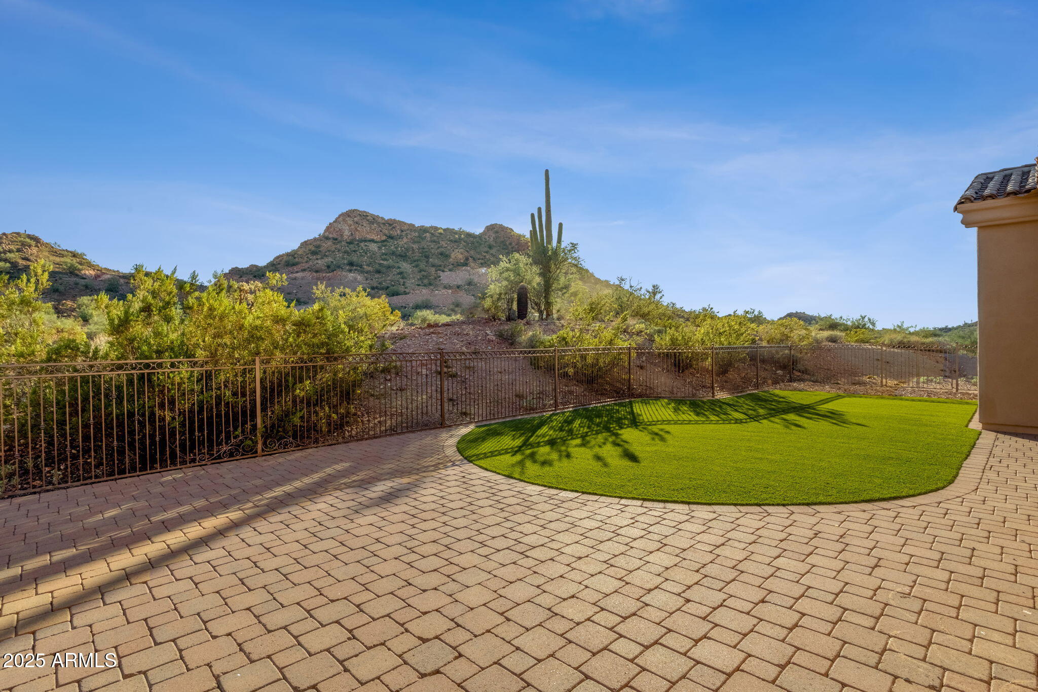 1537 W BUTTE CREEK Boulevard