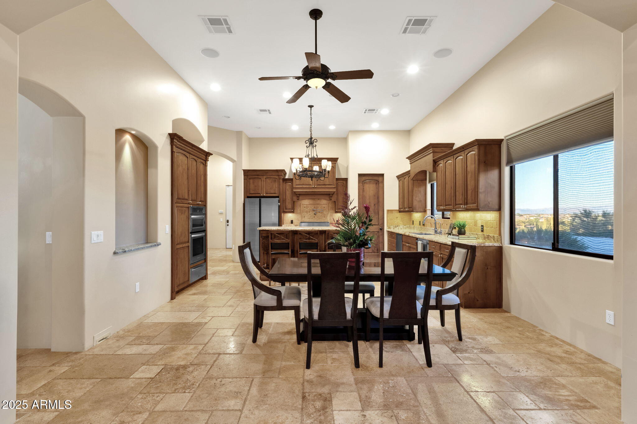 1537 W BUTTE CREEK Boulevard