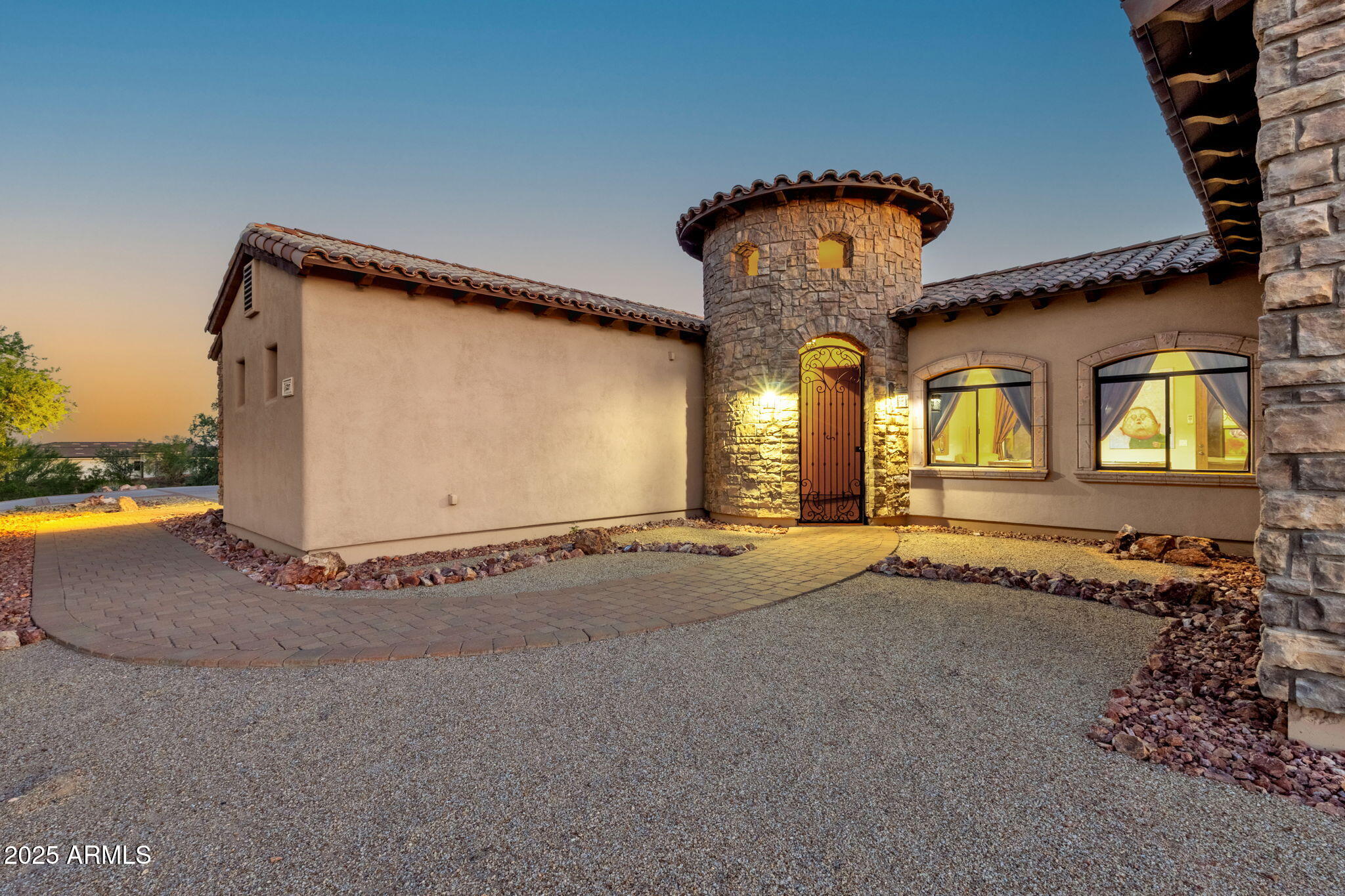 1537 W BUTTE CREEK Boulevard