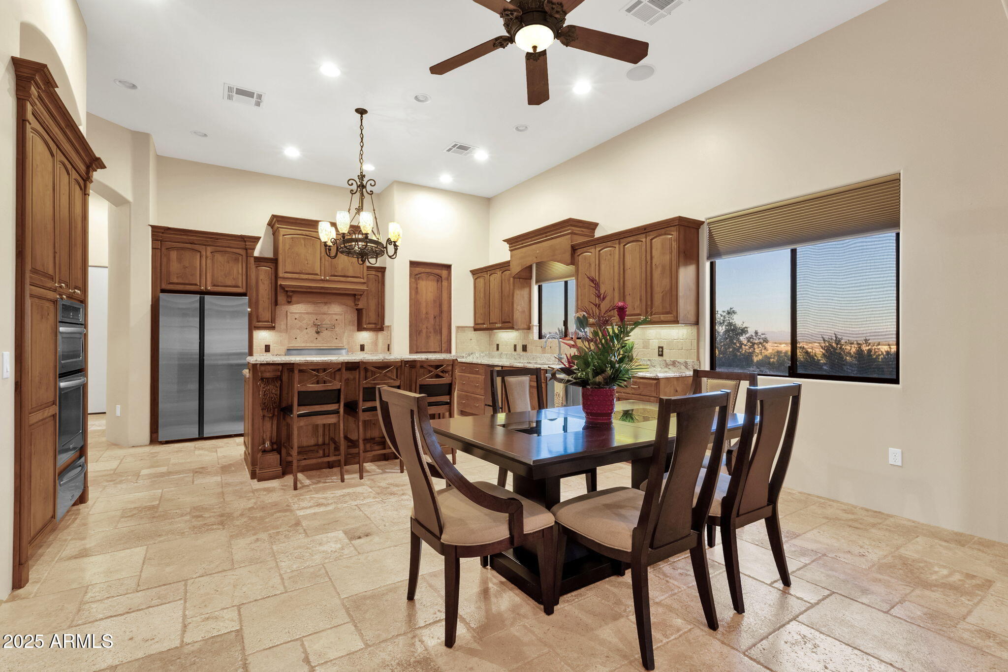 1537 W BUTTE CREEK Boulevard