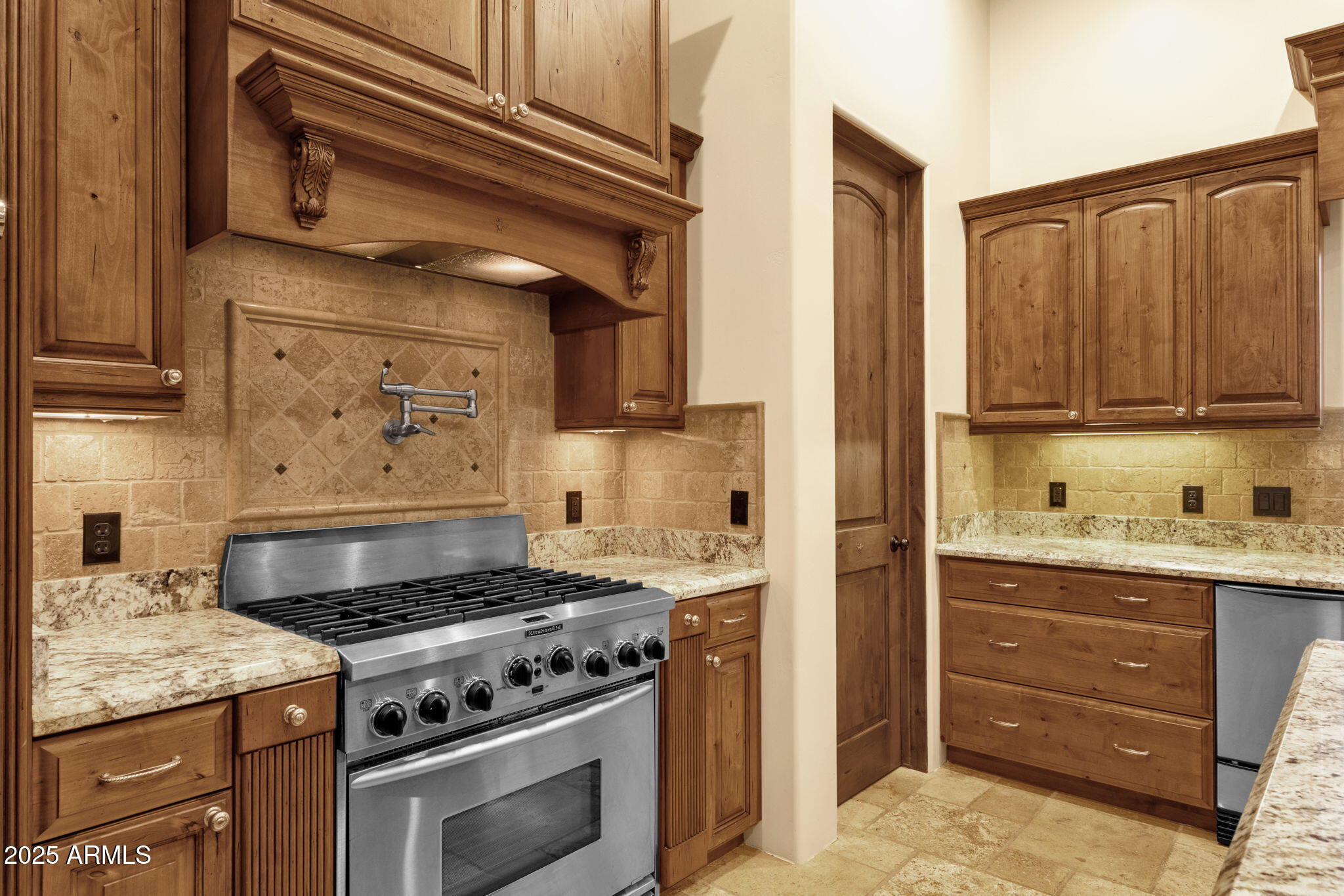 1537 W BUTTE CREEK Boulevard