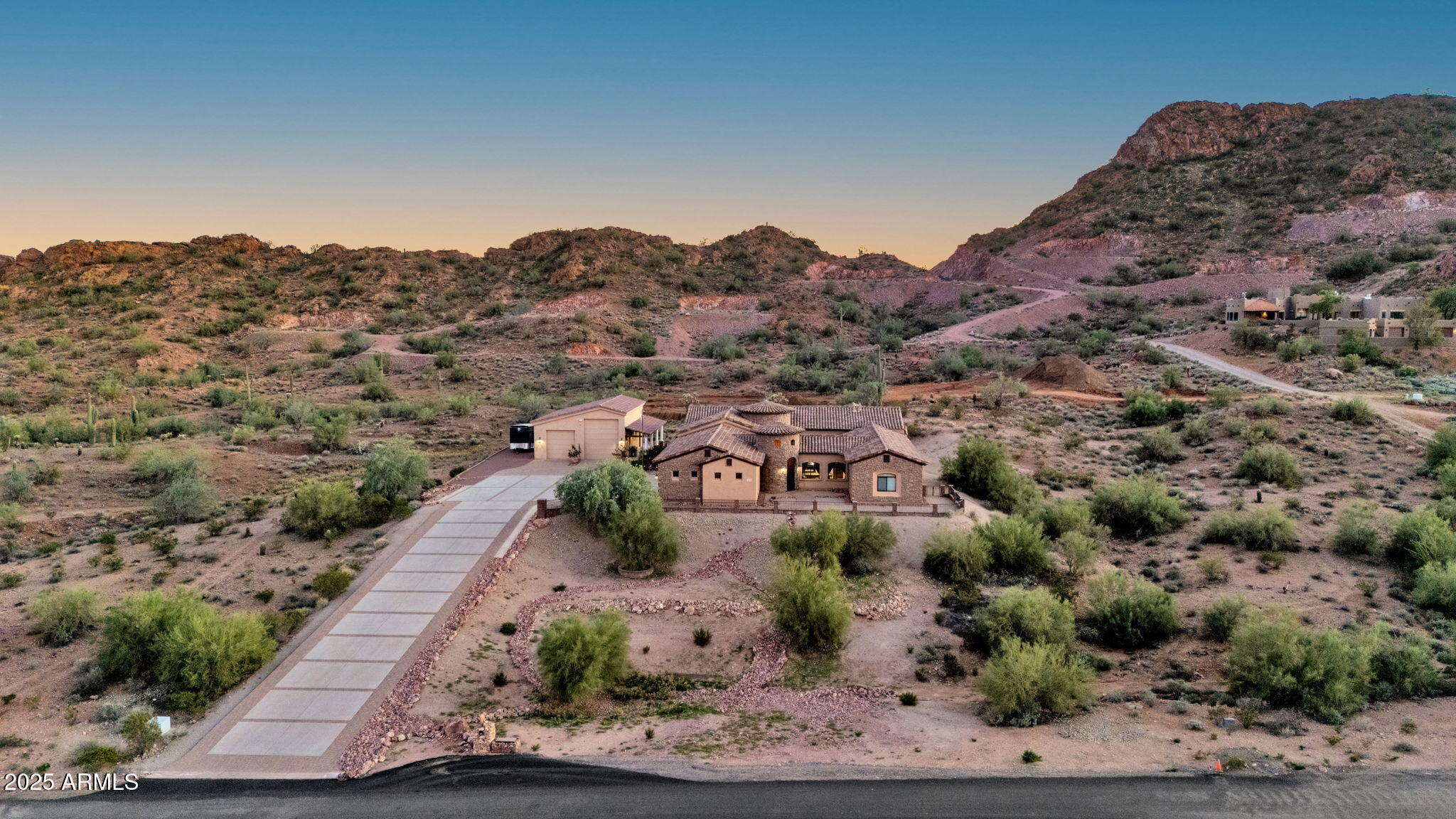 1537 W BUTTE CREEK Boulevard